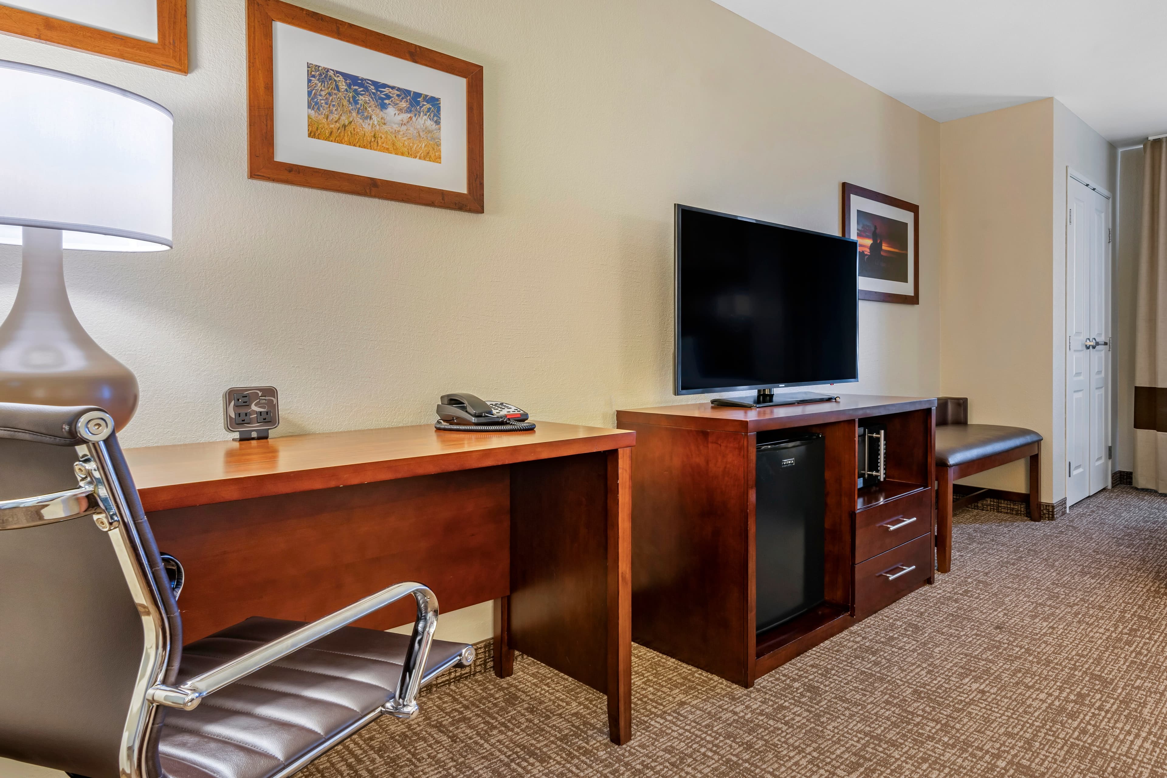 Comfort Suites Fernley — 32