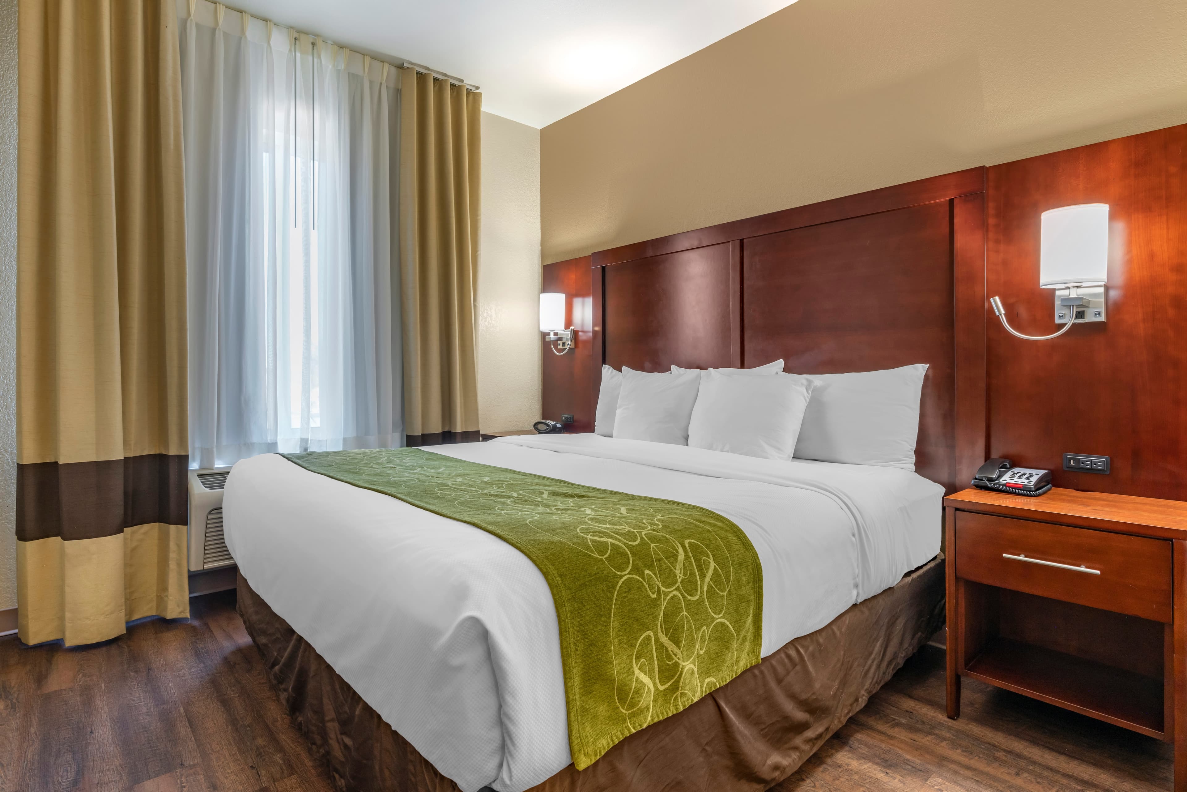 Comfort Suites Fernley — 36
