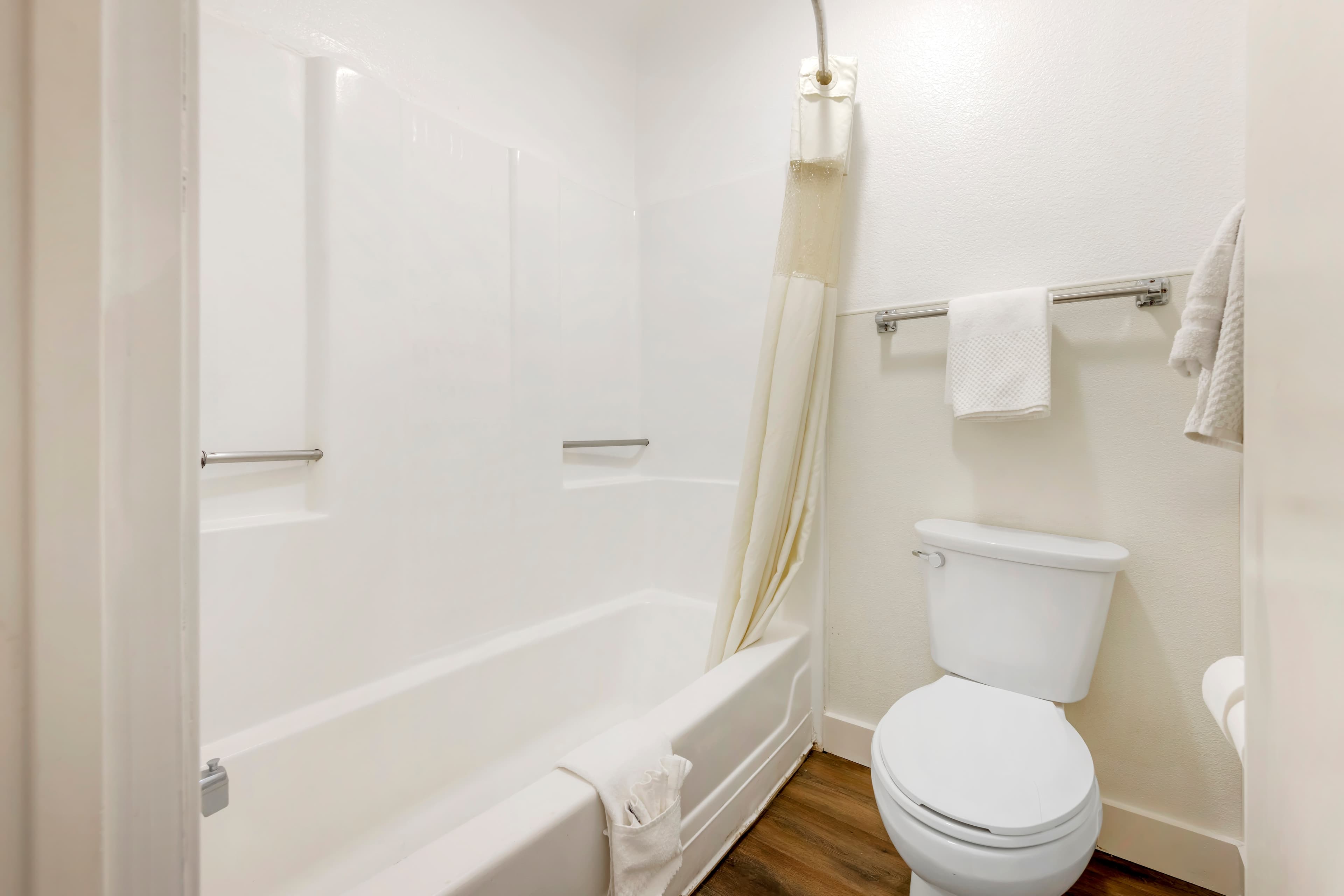 Rodeway Inn at Nevada State Capitol — 17