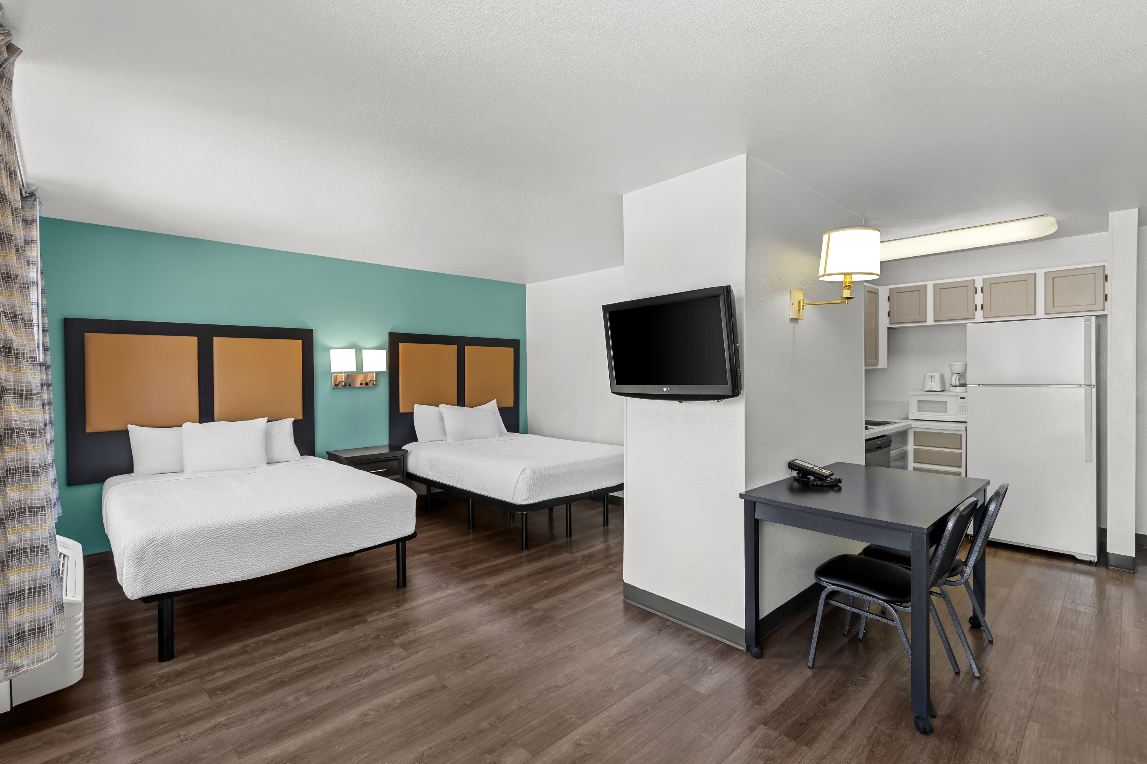 MainStay Suites Las Vegas Flamingo - Image 2