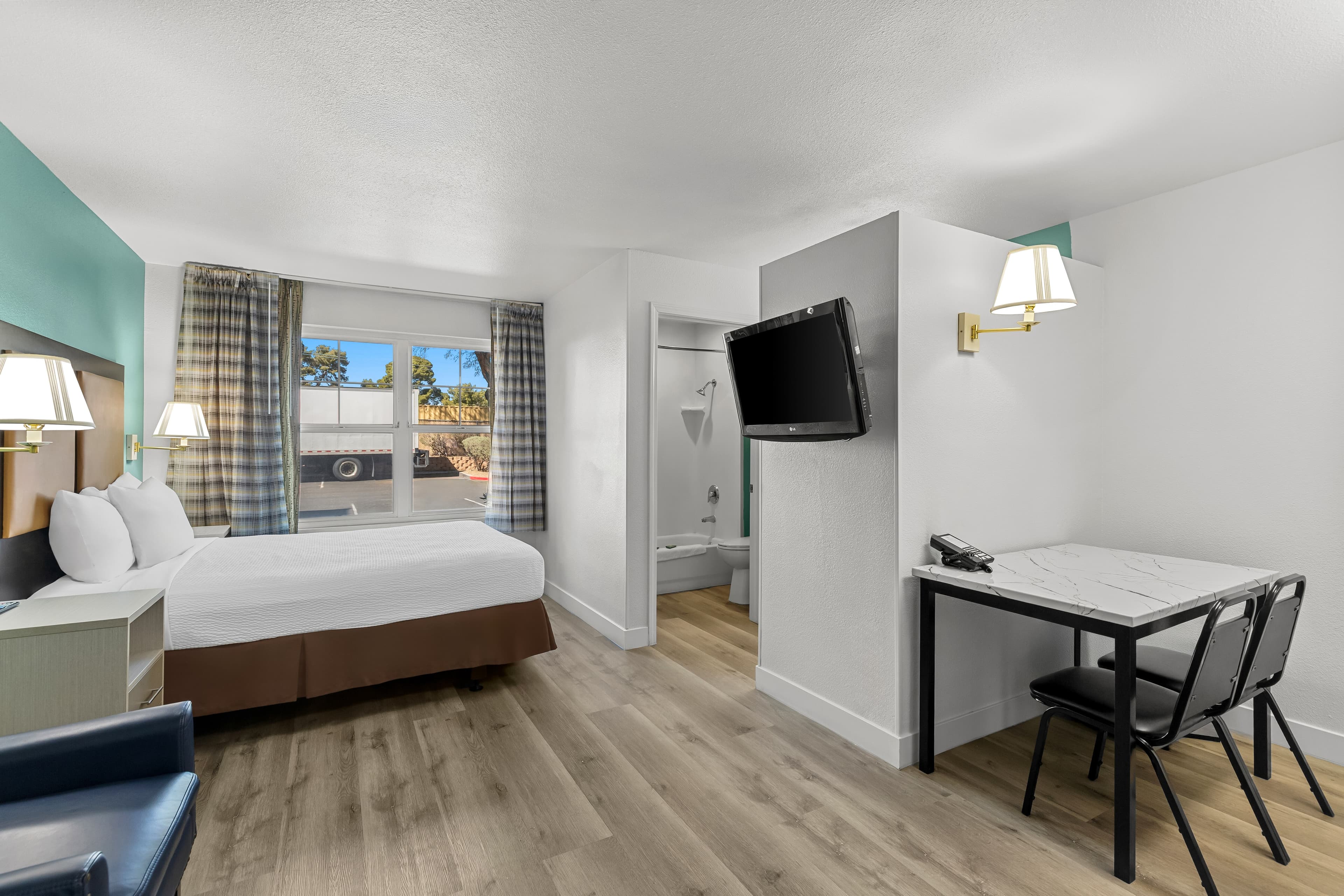 MainStay Suites Las Vegas Flamingo — 15