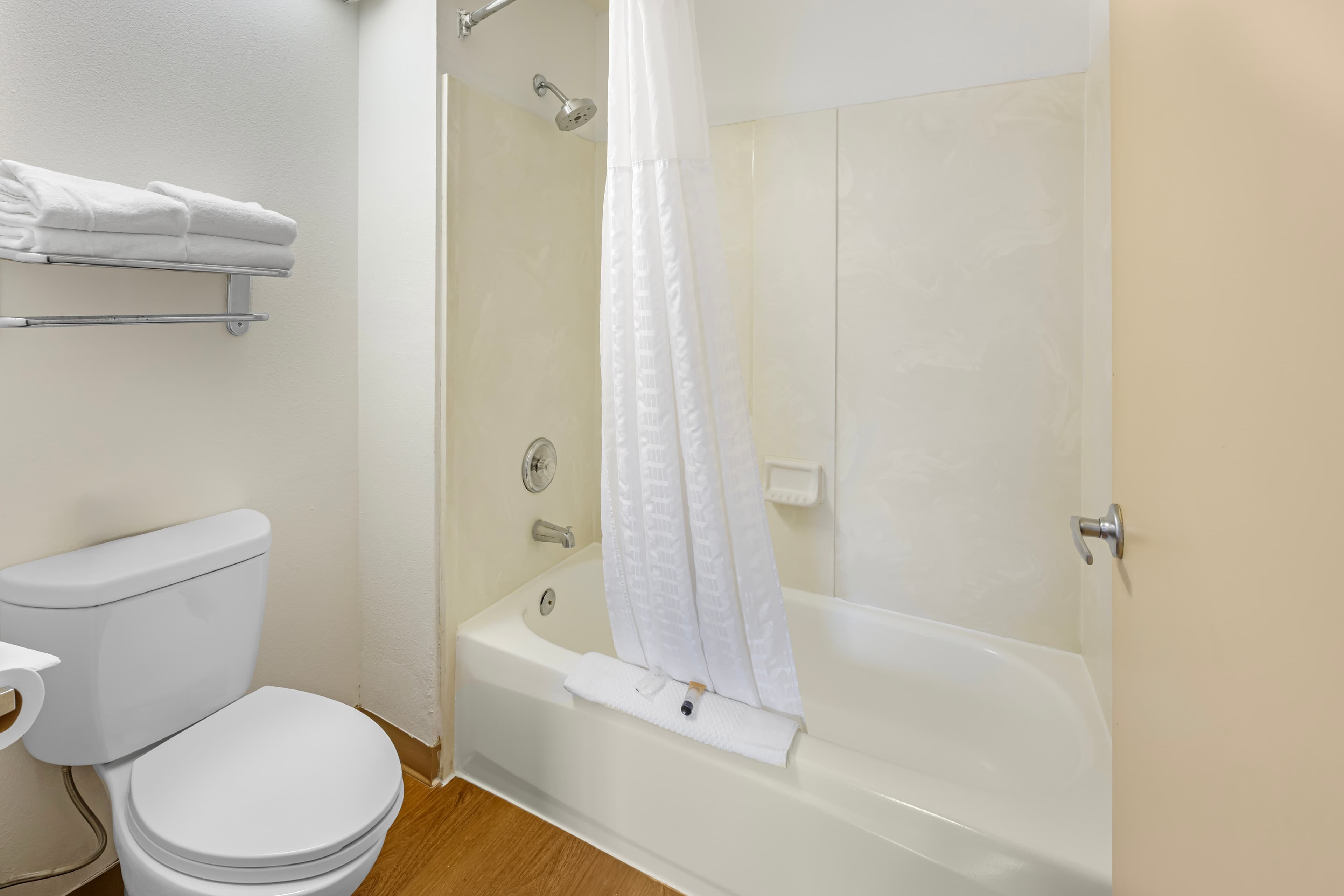 MainStay Suites Las Vegas Convention Center — 10