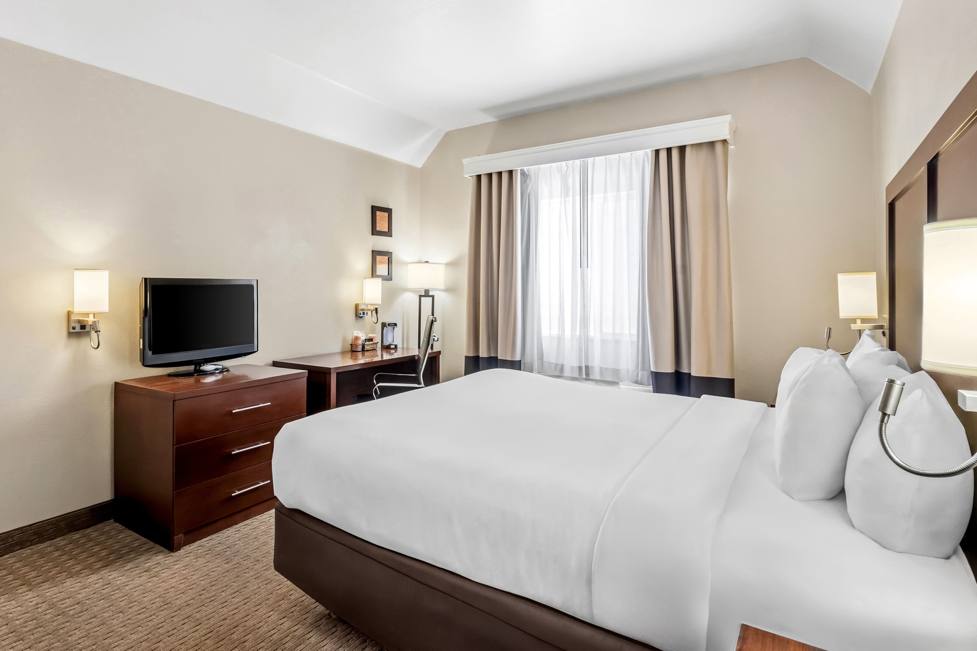 Comfort Inn Elko - Image 2