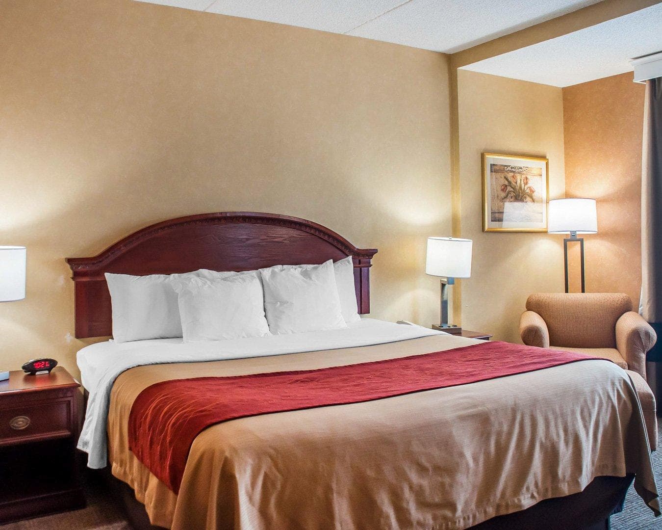 Quality Inn Near Walden Galleria Mall — 8