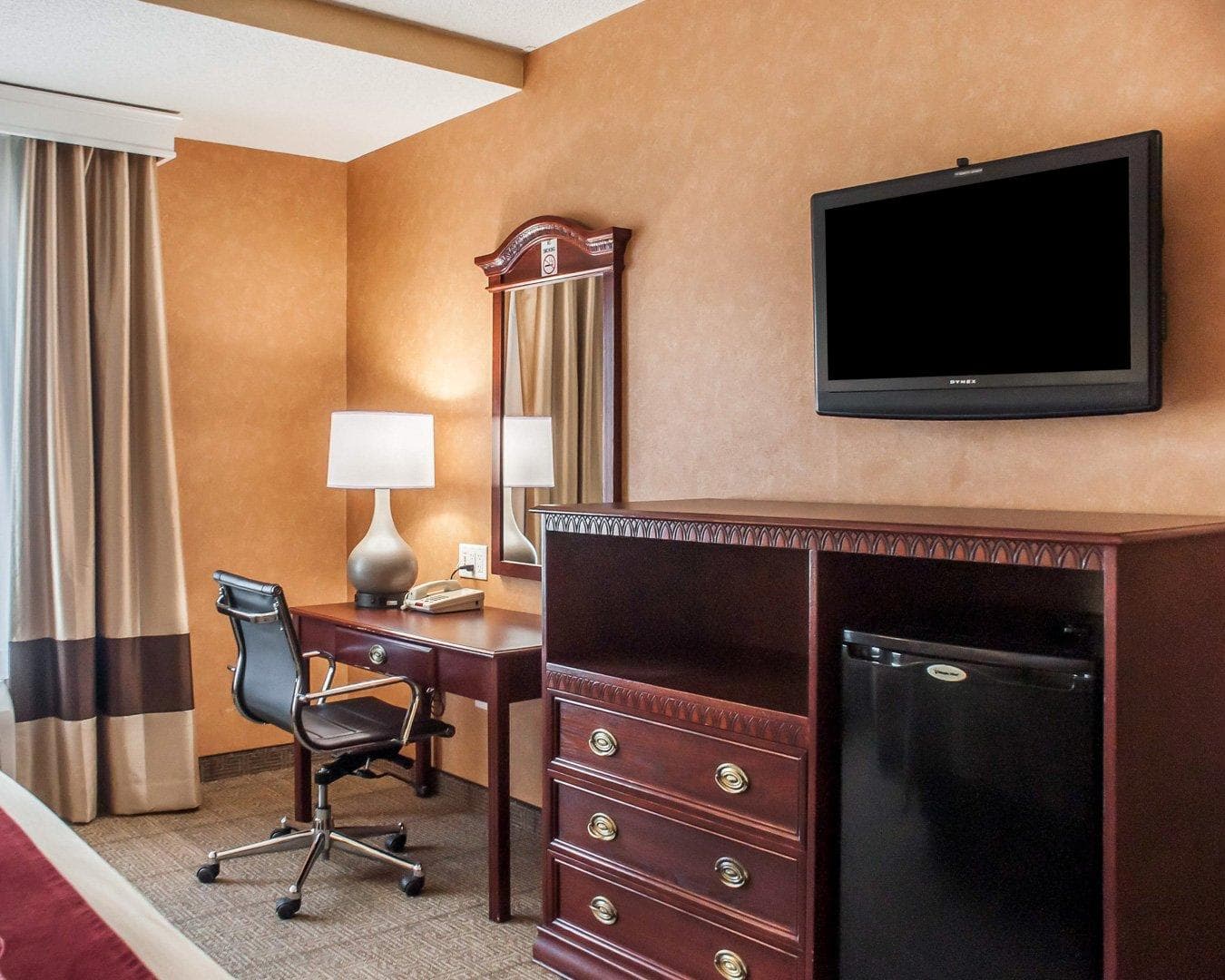 Quality Inn Near Walden Galleria Mall — 10