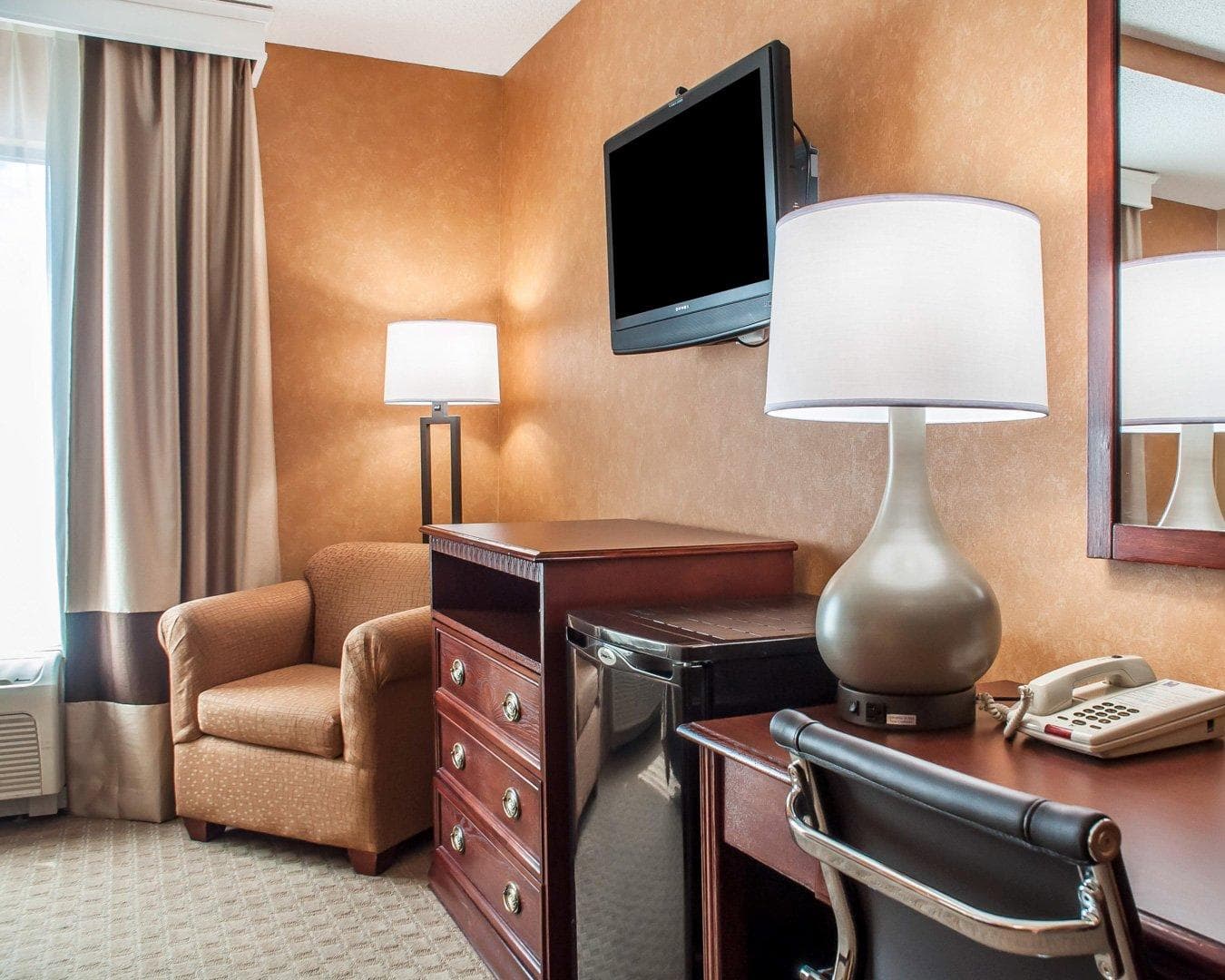 Quality Inn Near Walden Galleria Mall - Image 3