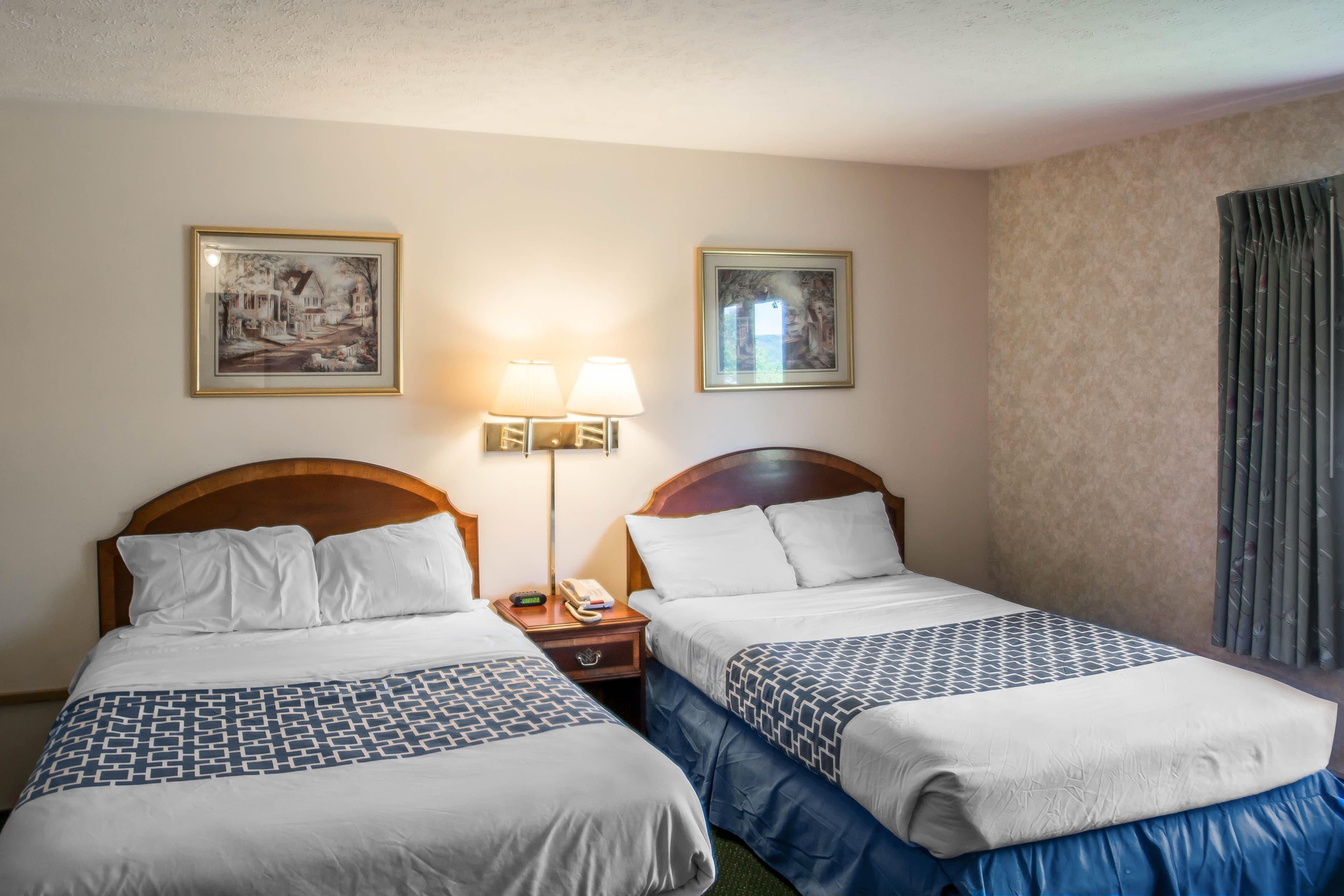 Econo Lodge Hornell - Image 2