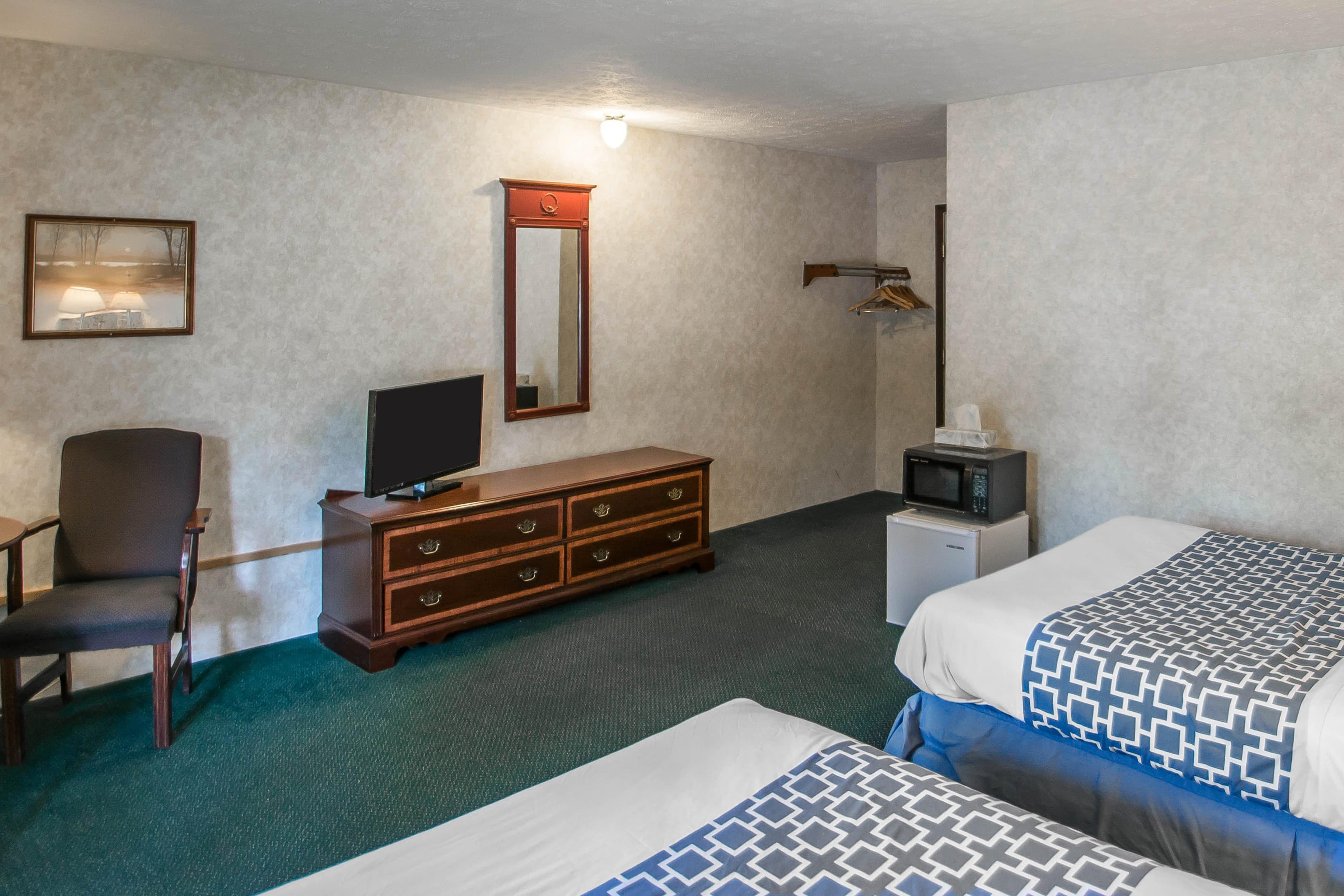 Econo Lodge Hornell - Image 5