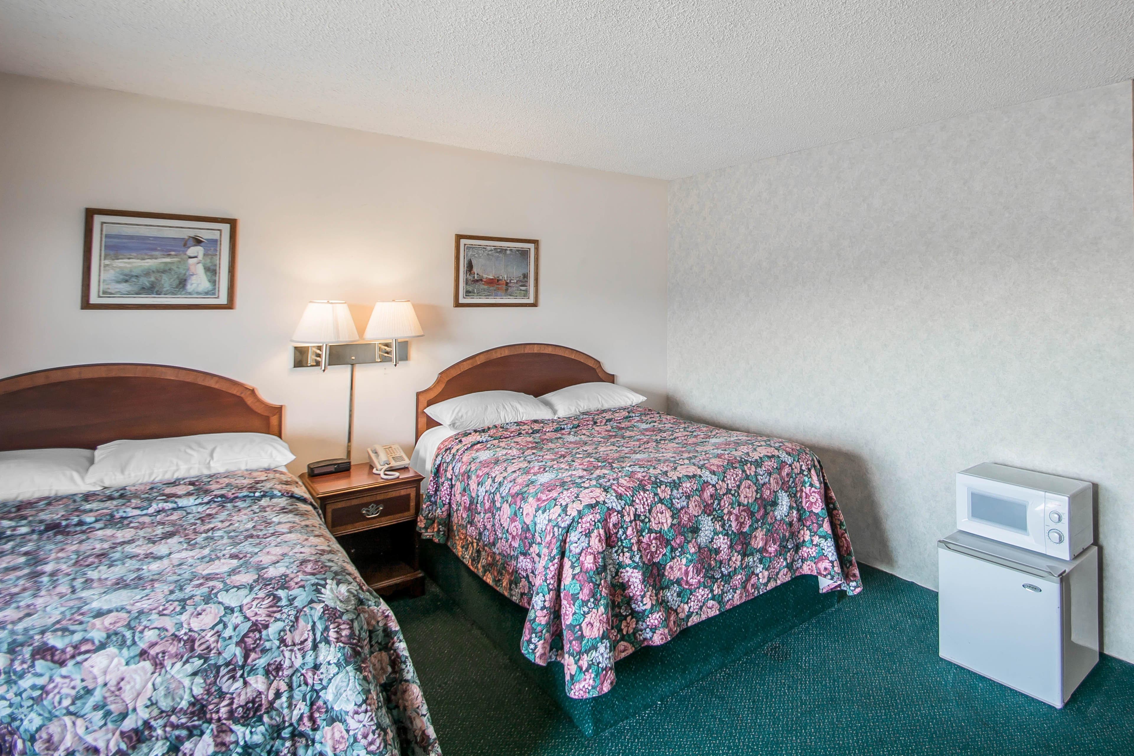 Econo Lodge Hornell — 7