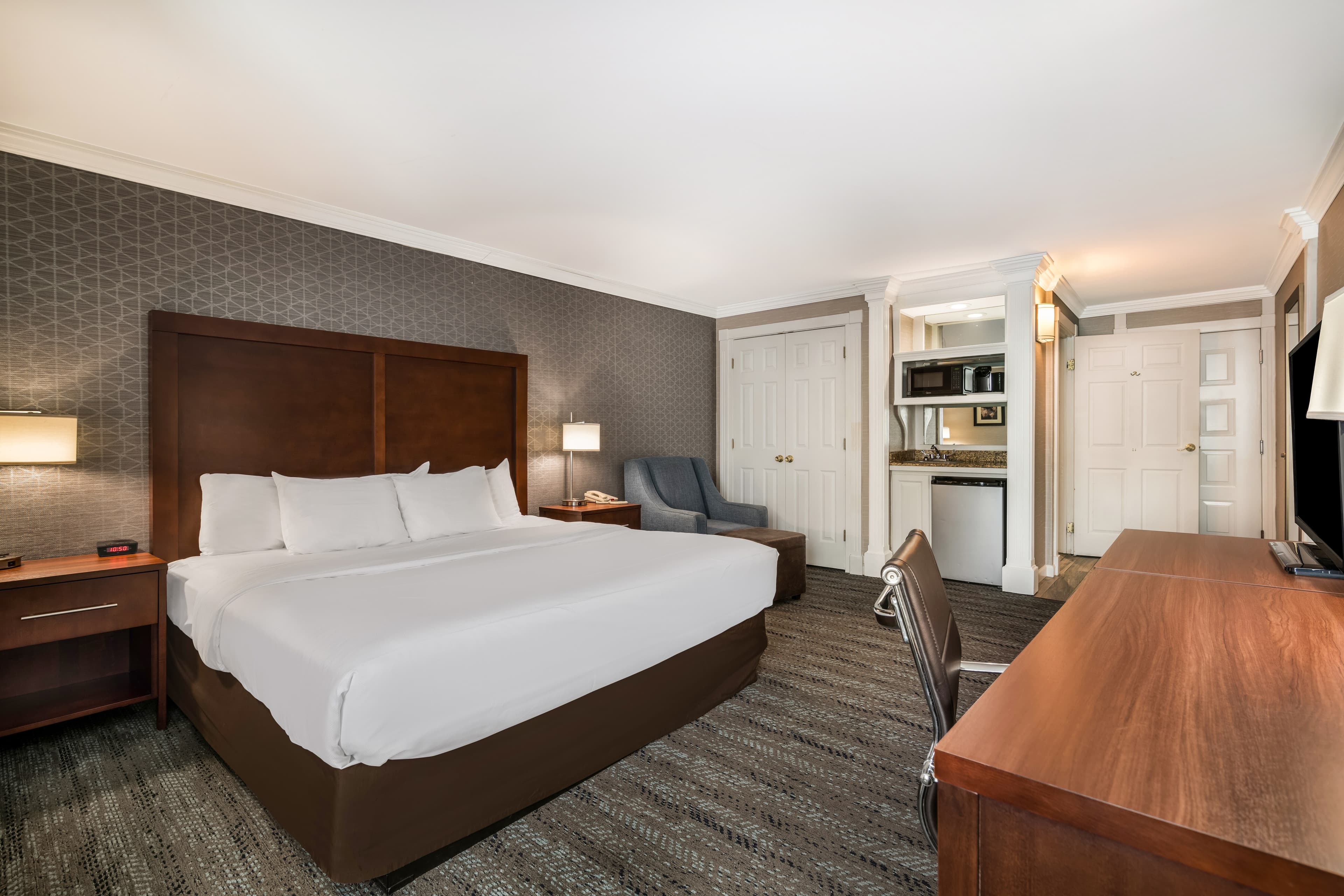 Comfort Inn & Suites Plattsburgh - Morrisonville - Image 1