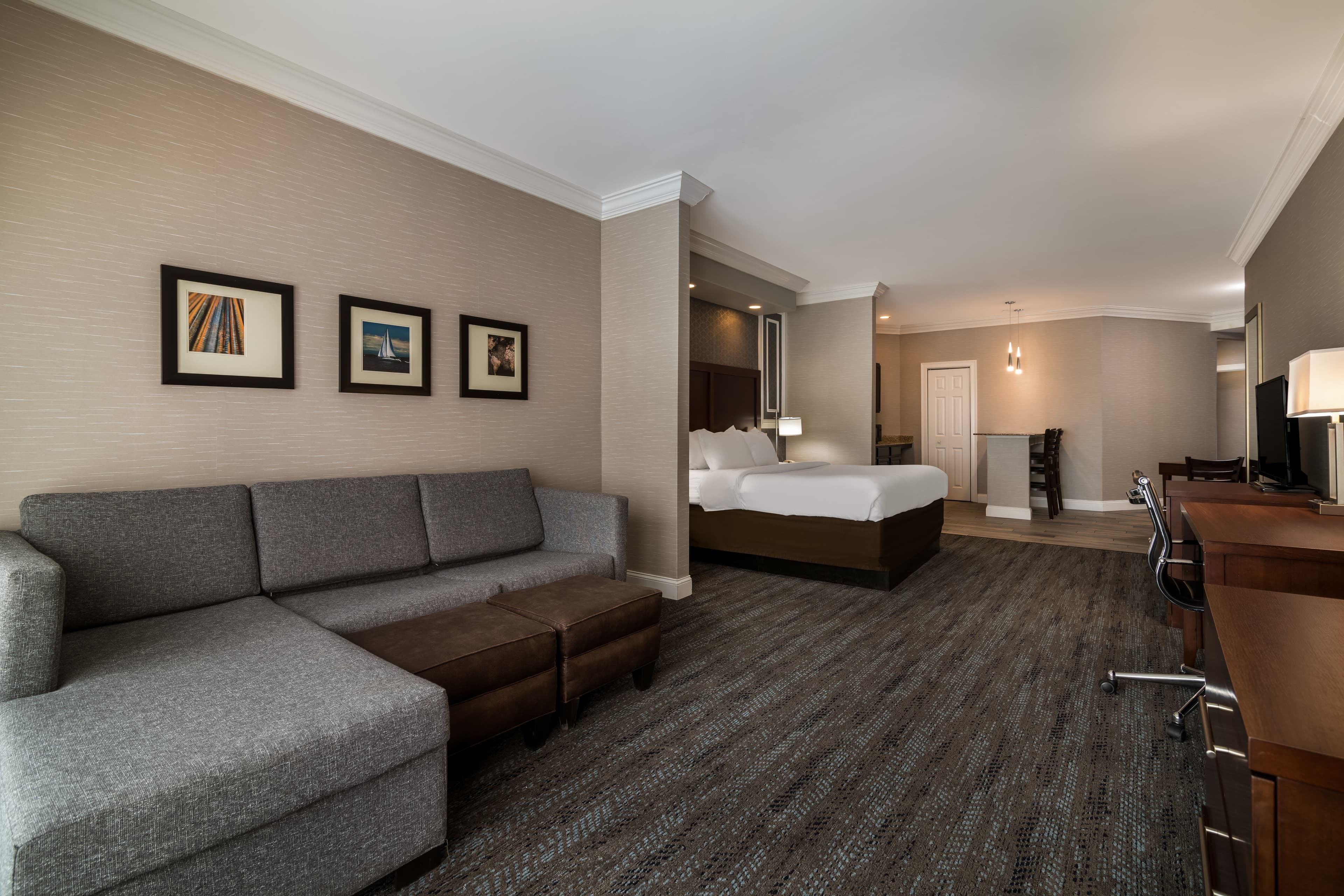 Comfort Inn & Suites Plattsburgh - Morrisonville — 9