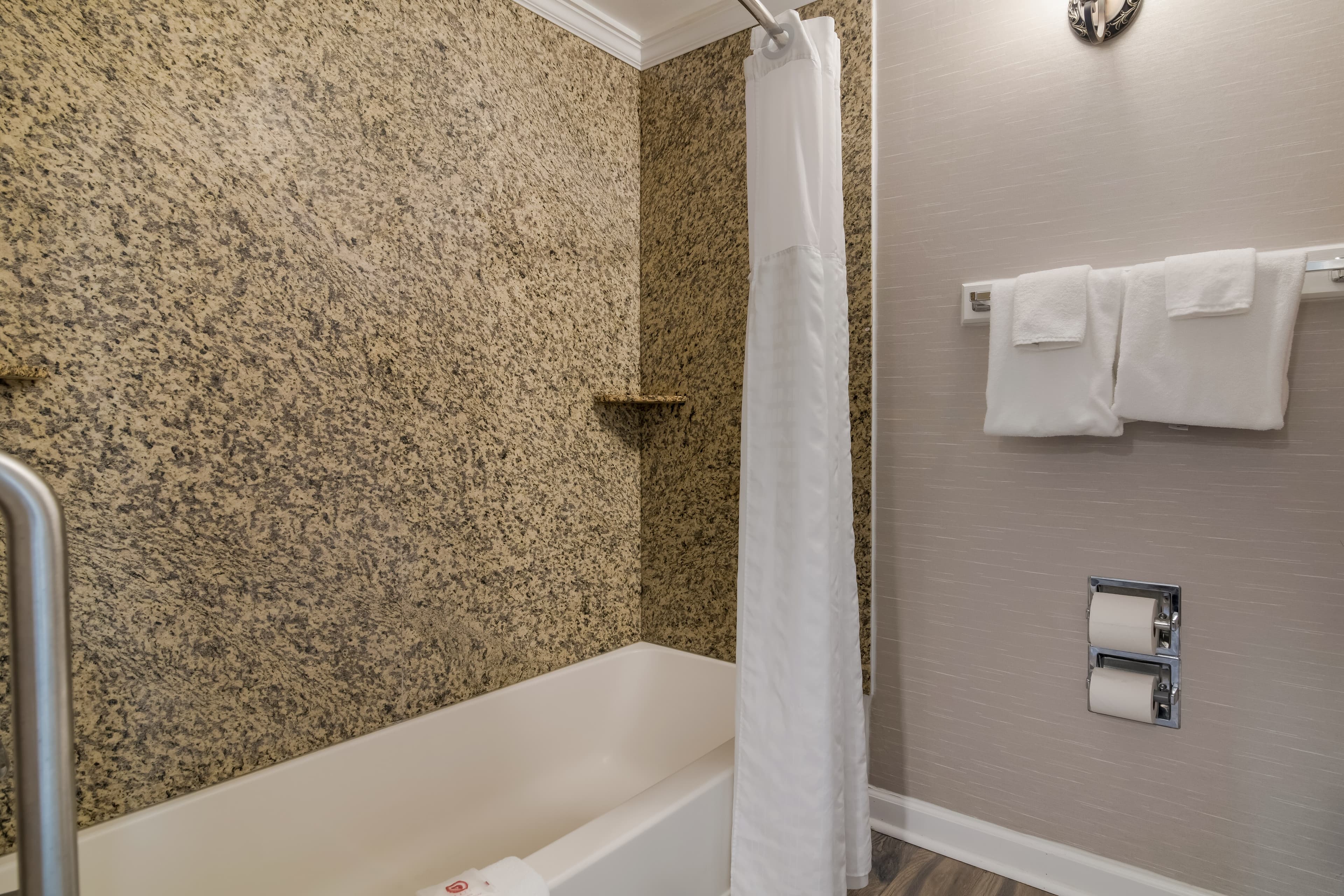 Comfort Inn & Suites Plattsburgh - Morrisonville — 15