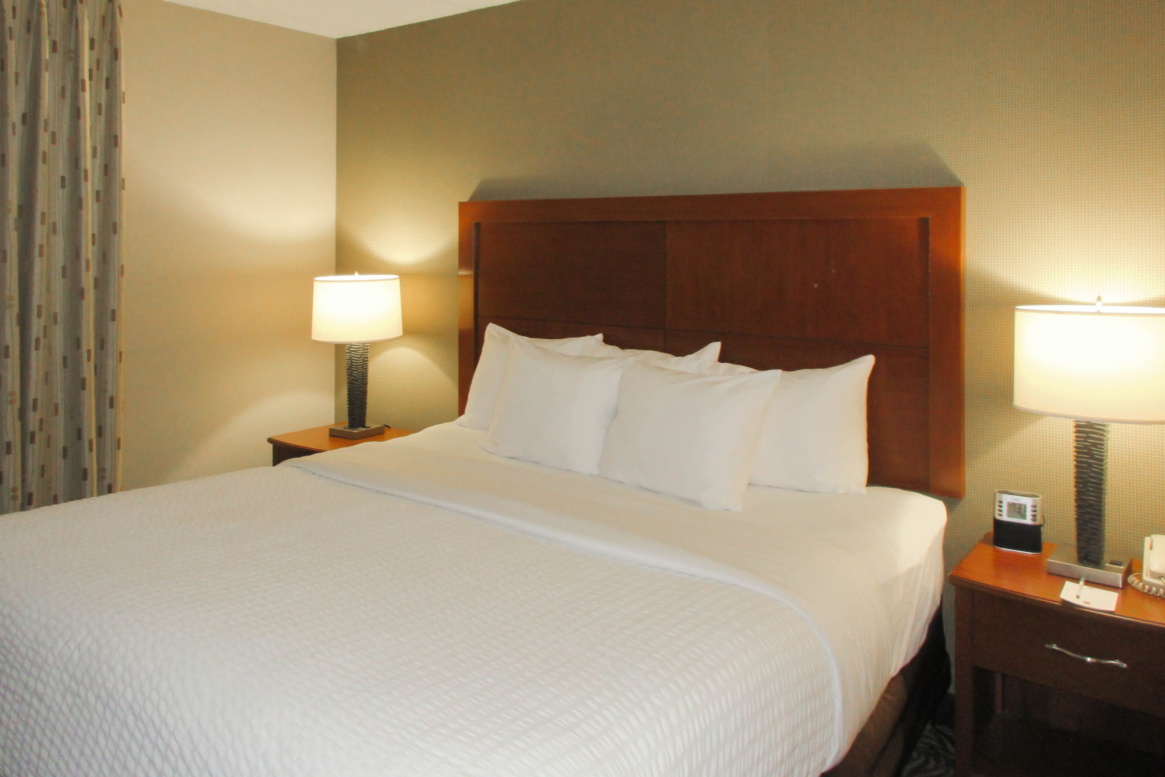 Clarion Inn & Suites Cortland - University Area - Image 5