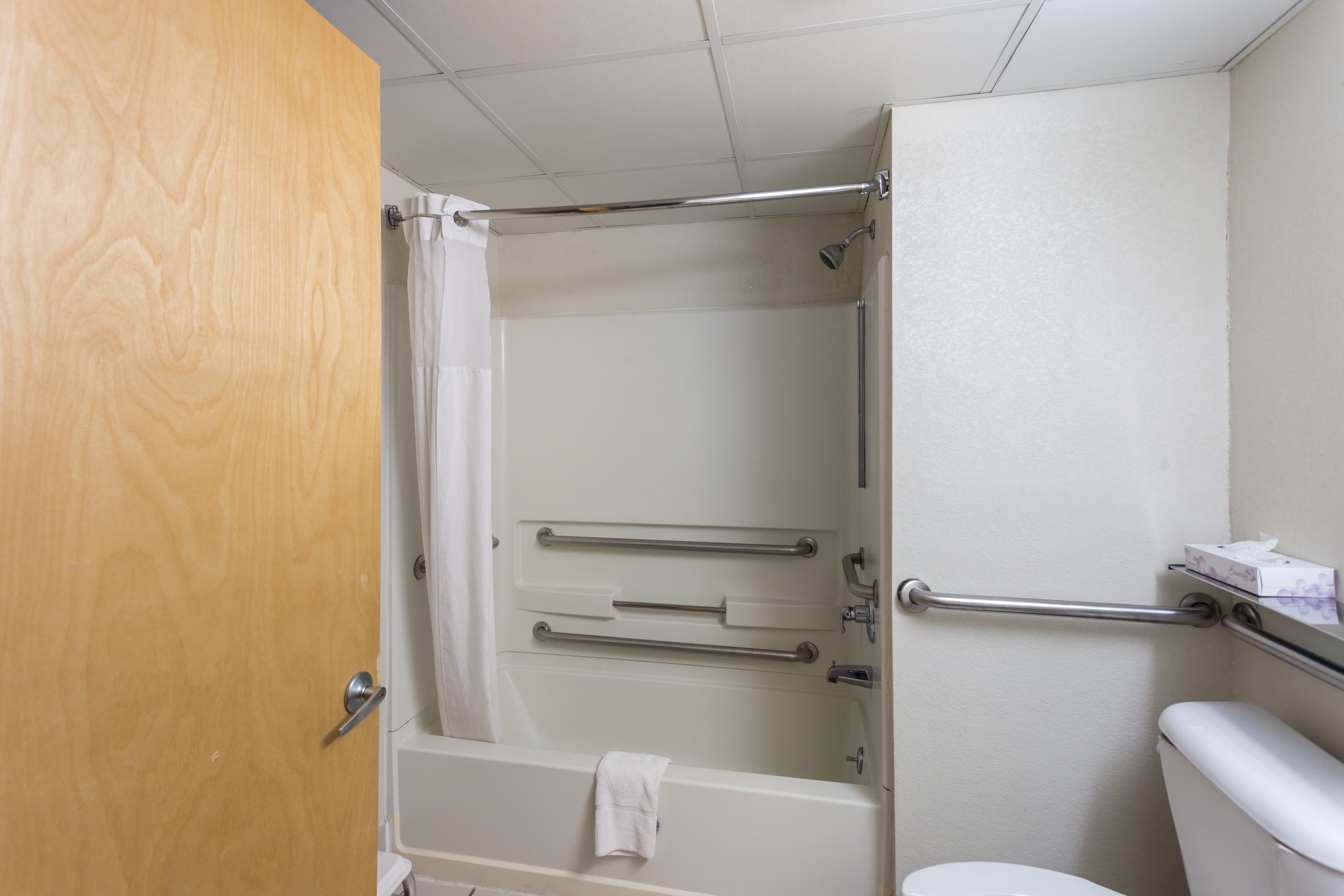 Quality Inn Albany Colonie - Image 5