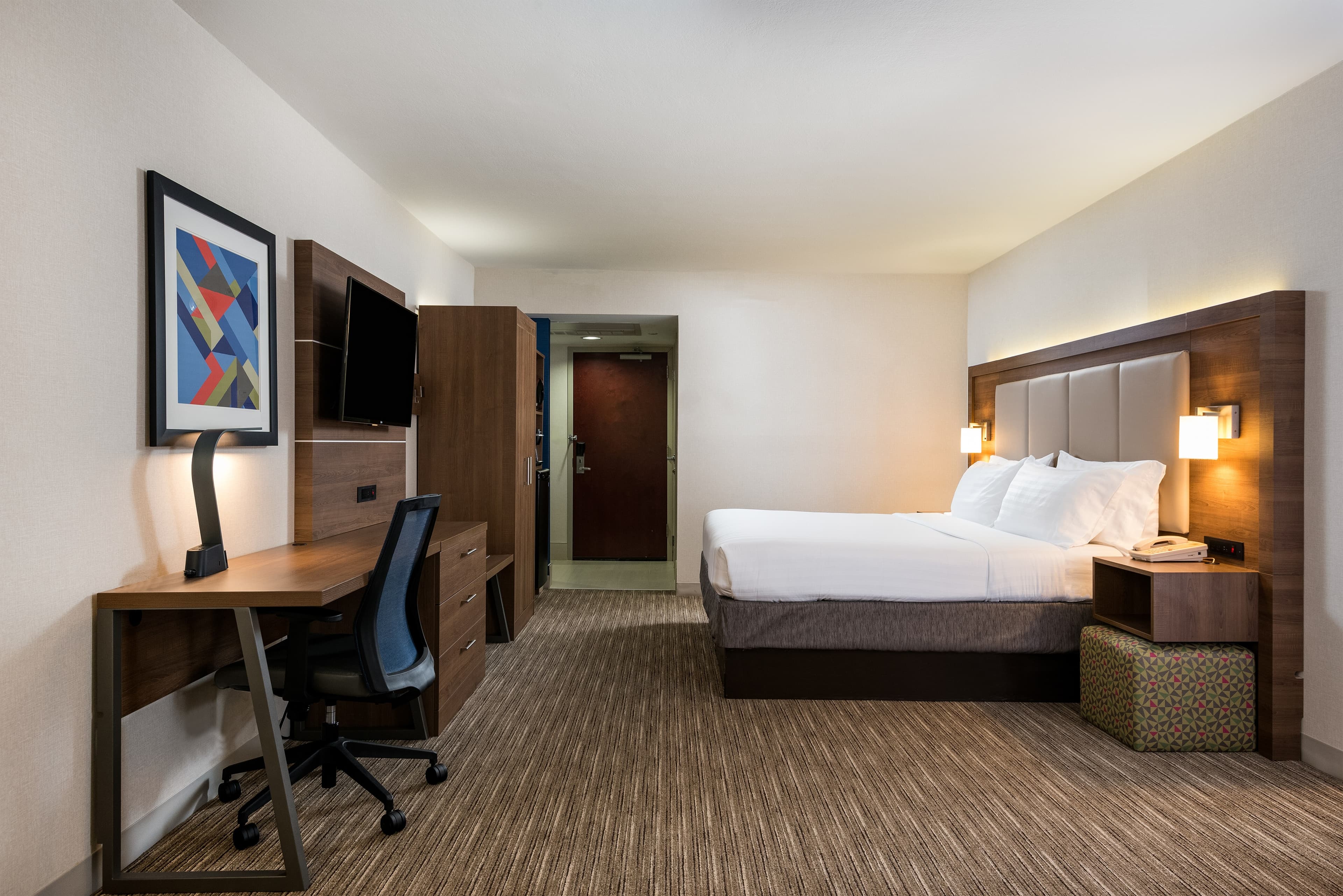 Country Inn & Suites by Radisson, Downtown Albany New York - Image 2