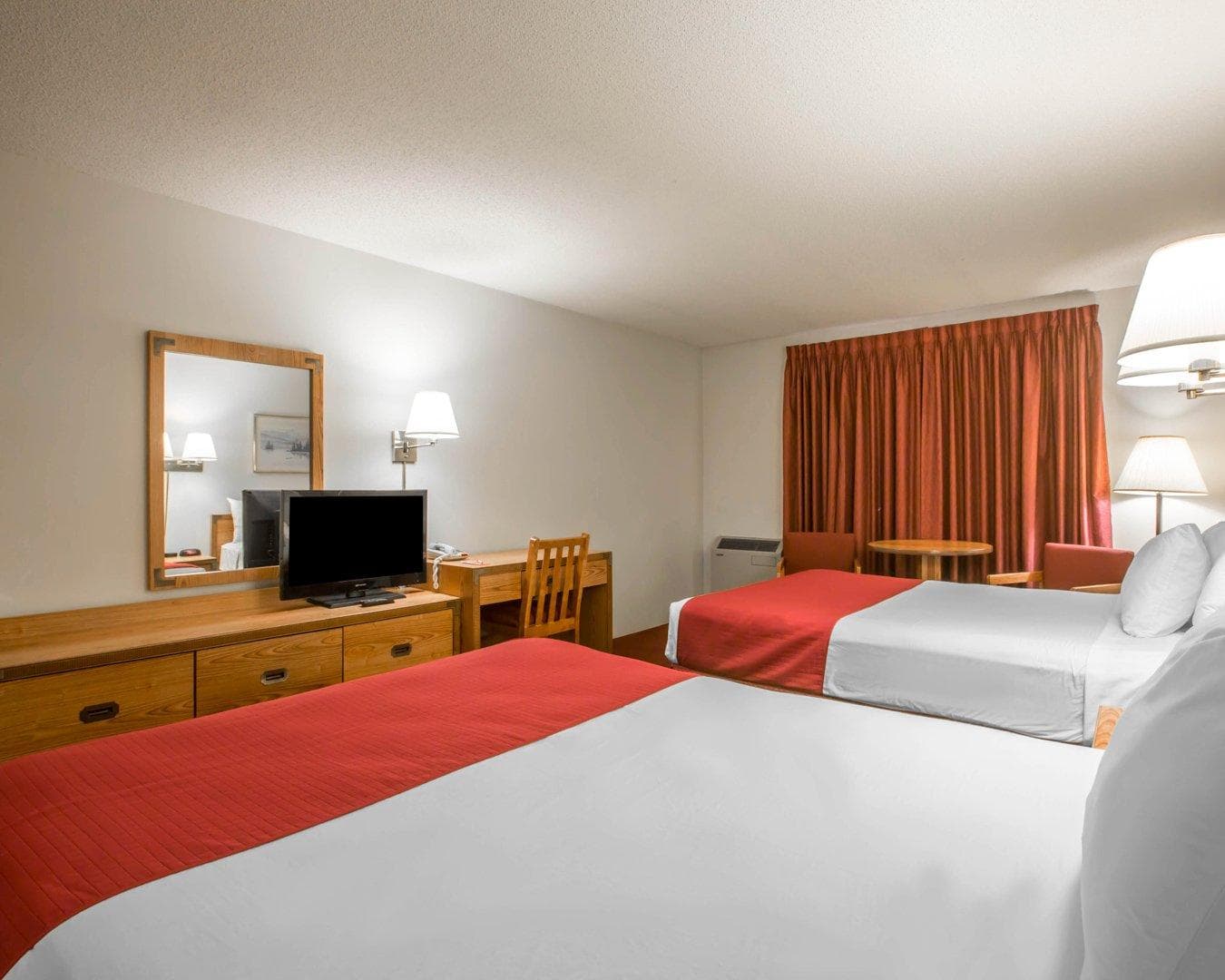 Rodeway Inn Lake Placid South - Image 3