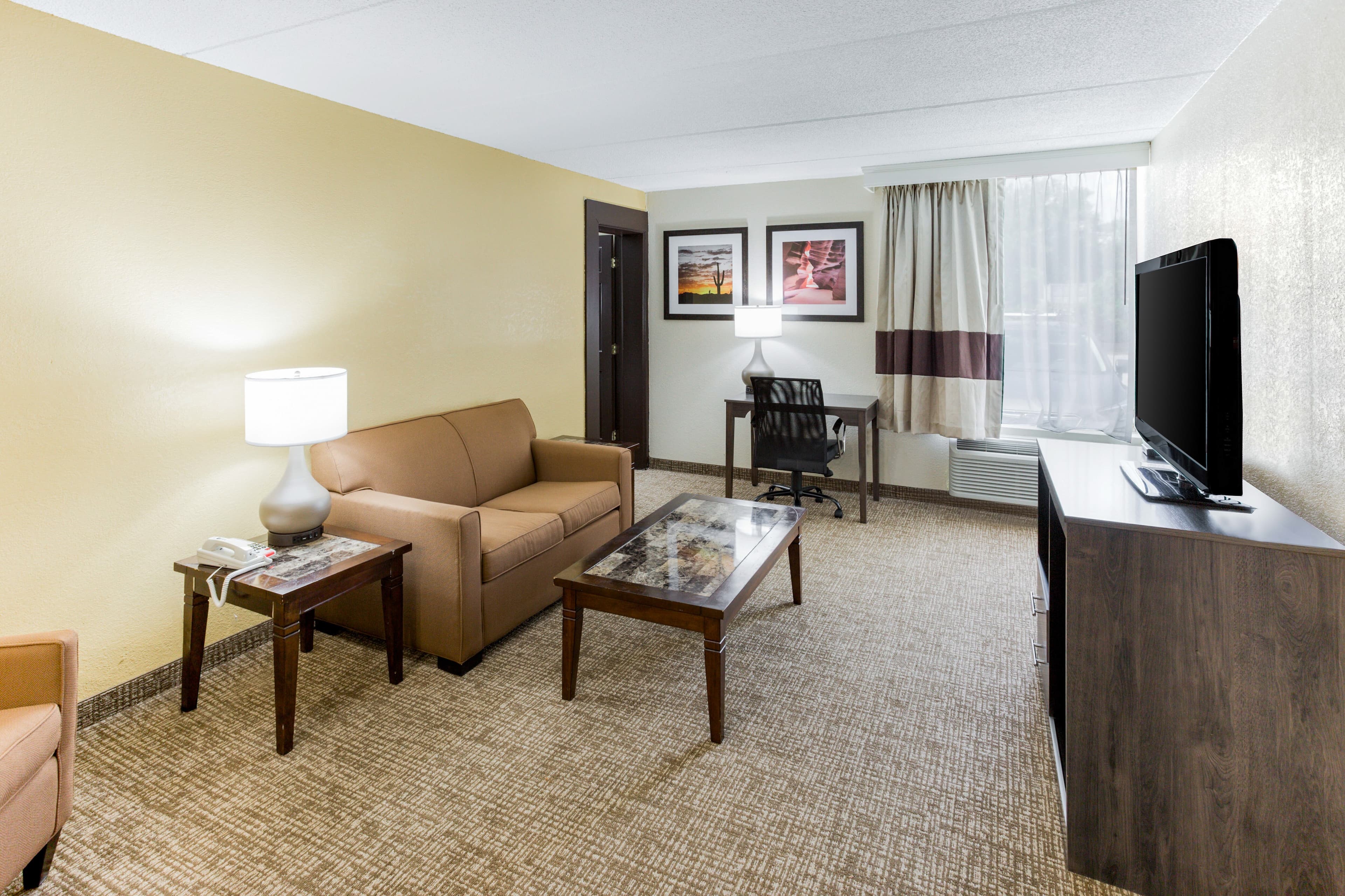 Quality Inn & Suites Plattsburgh - Image 3