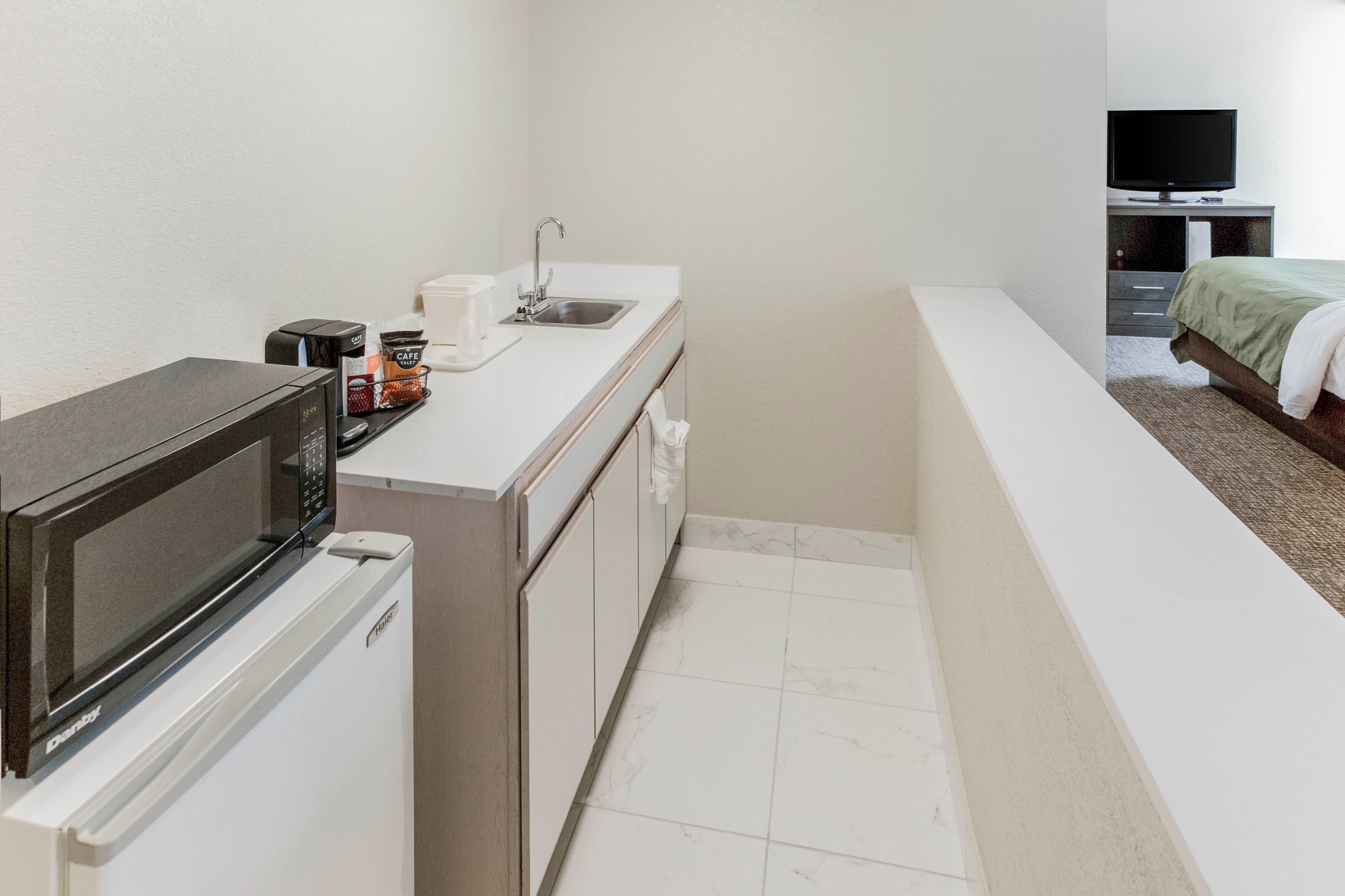 Quality Inn & Suites Plattsburgh - Image 4