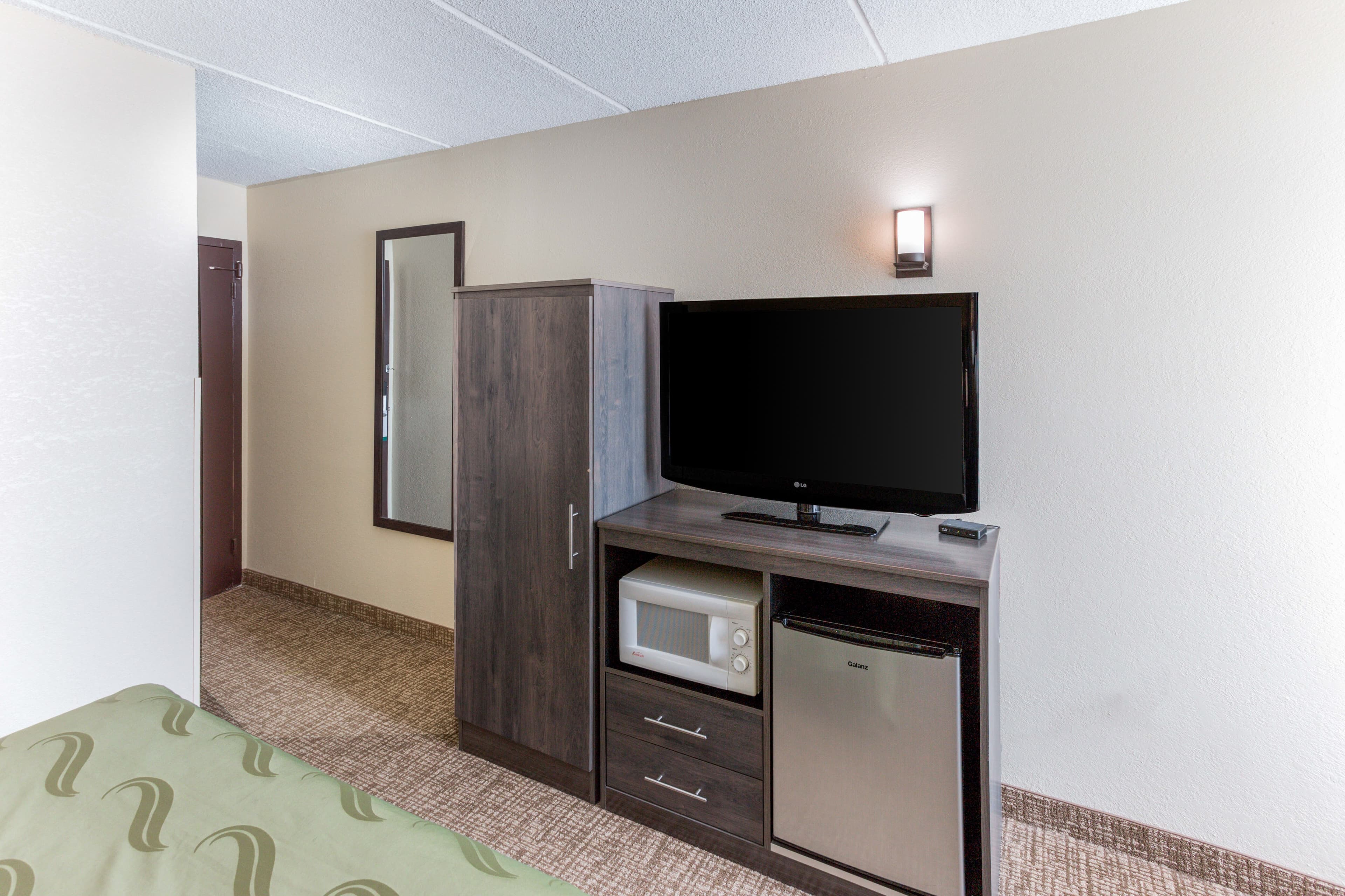 Quality Inn & Suites Plattsburgh — 14