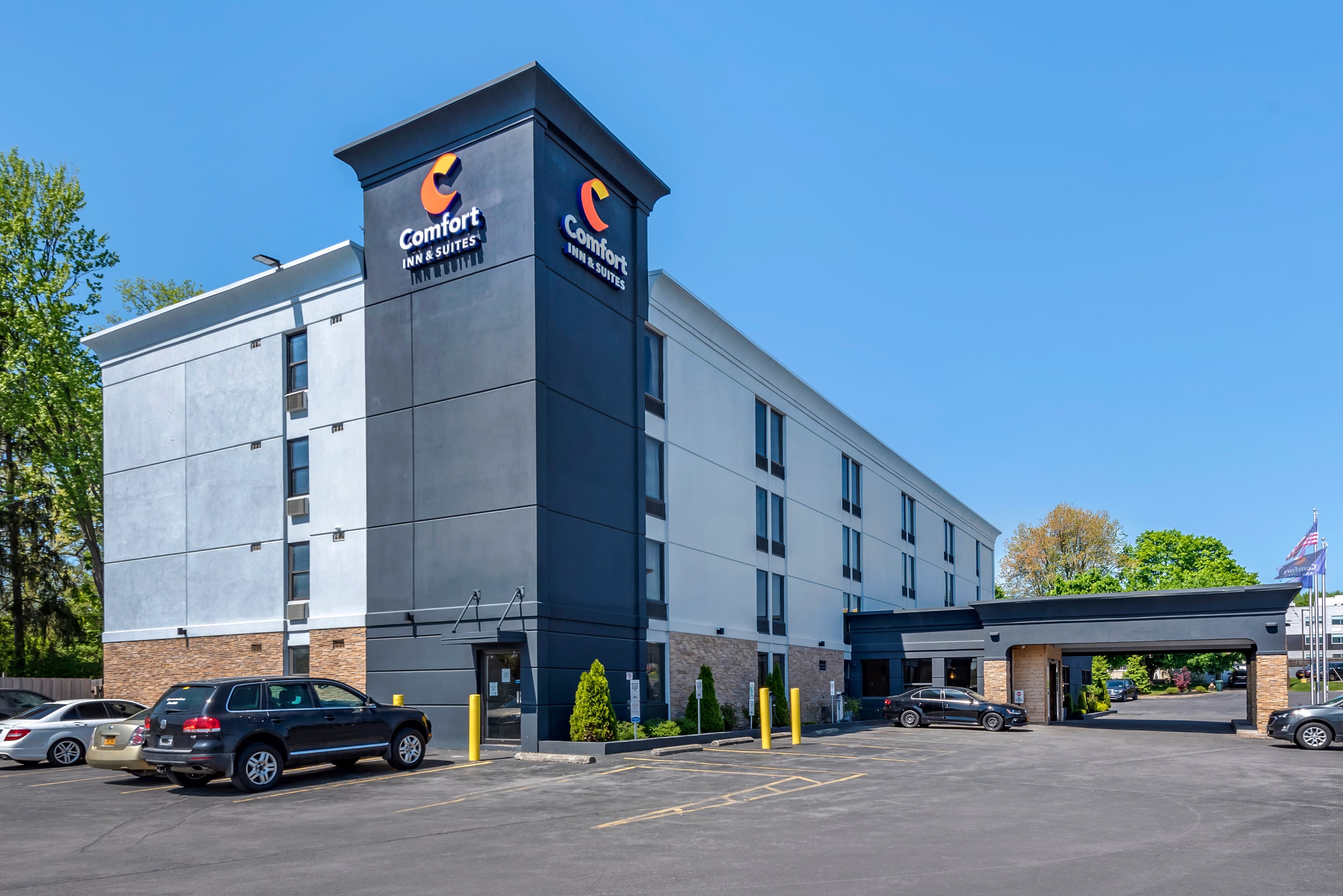 Comfort Inn & Suites Liverpool - Syracuse North - Image 1