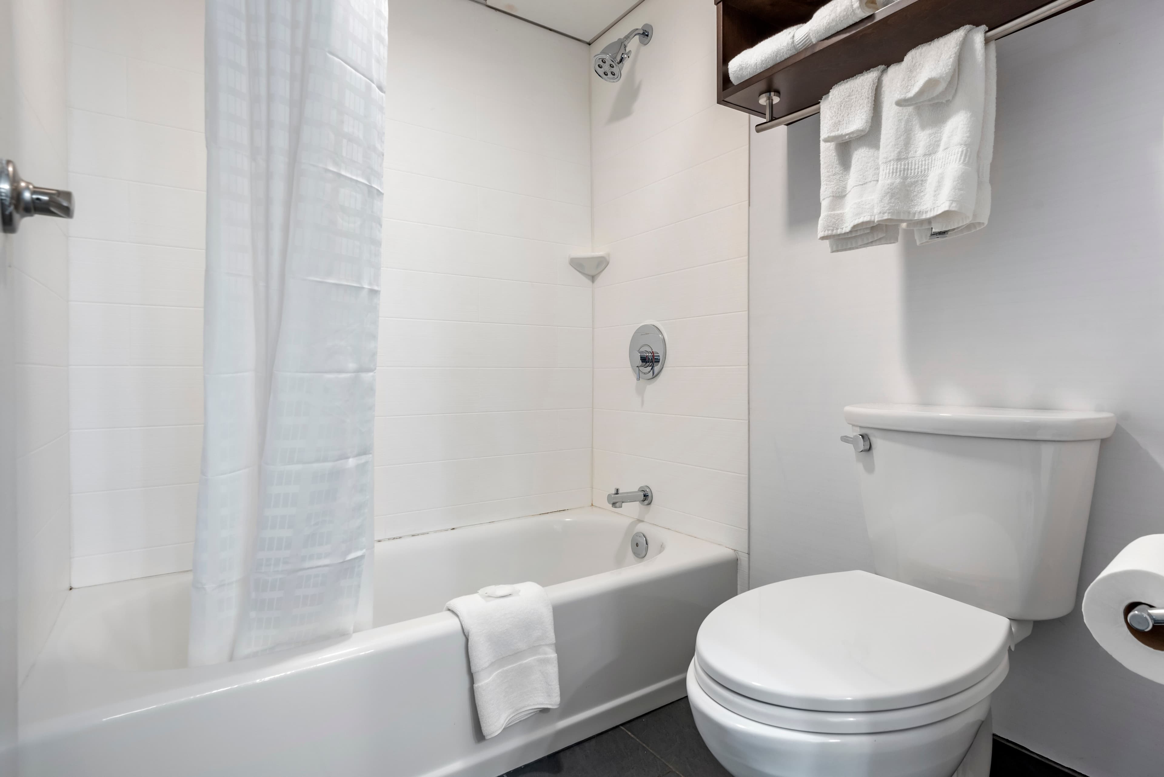 Comfort Inn & Suites Liverpool - Syracuse North — 9