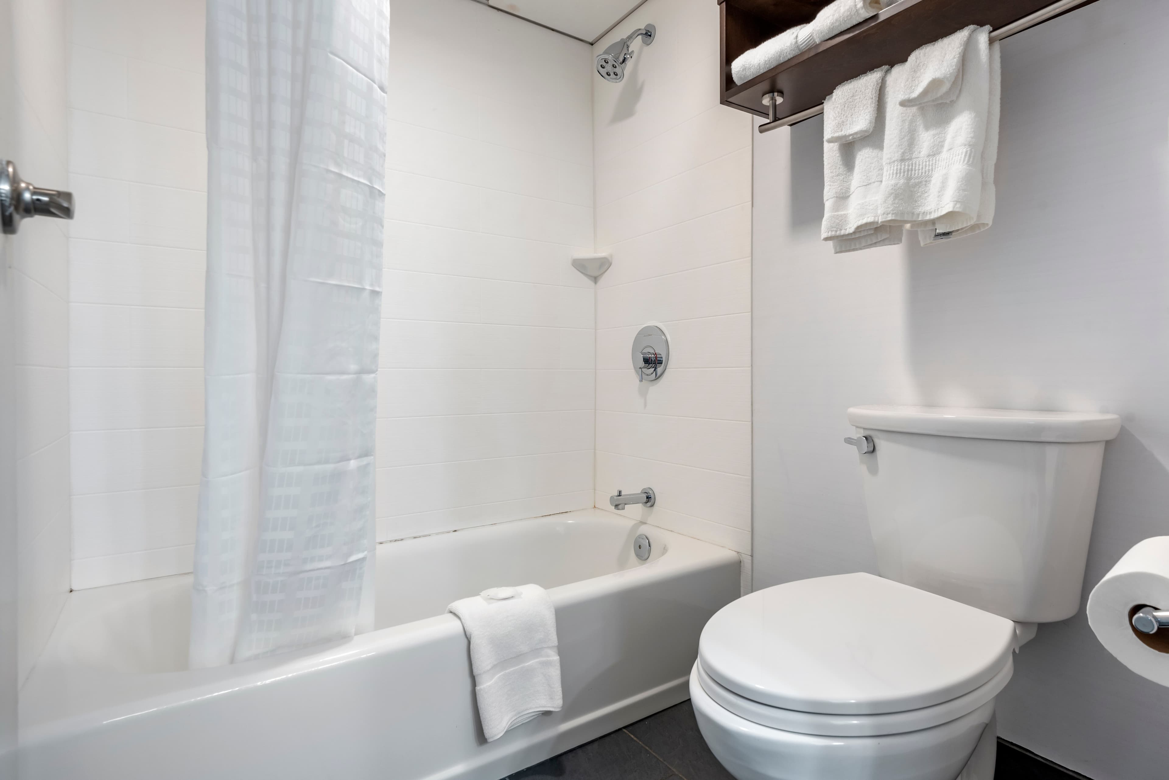Comfort Inn & Suites Liverpool - Syracuse North — 17