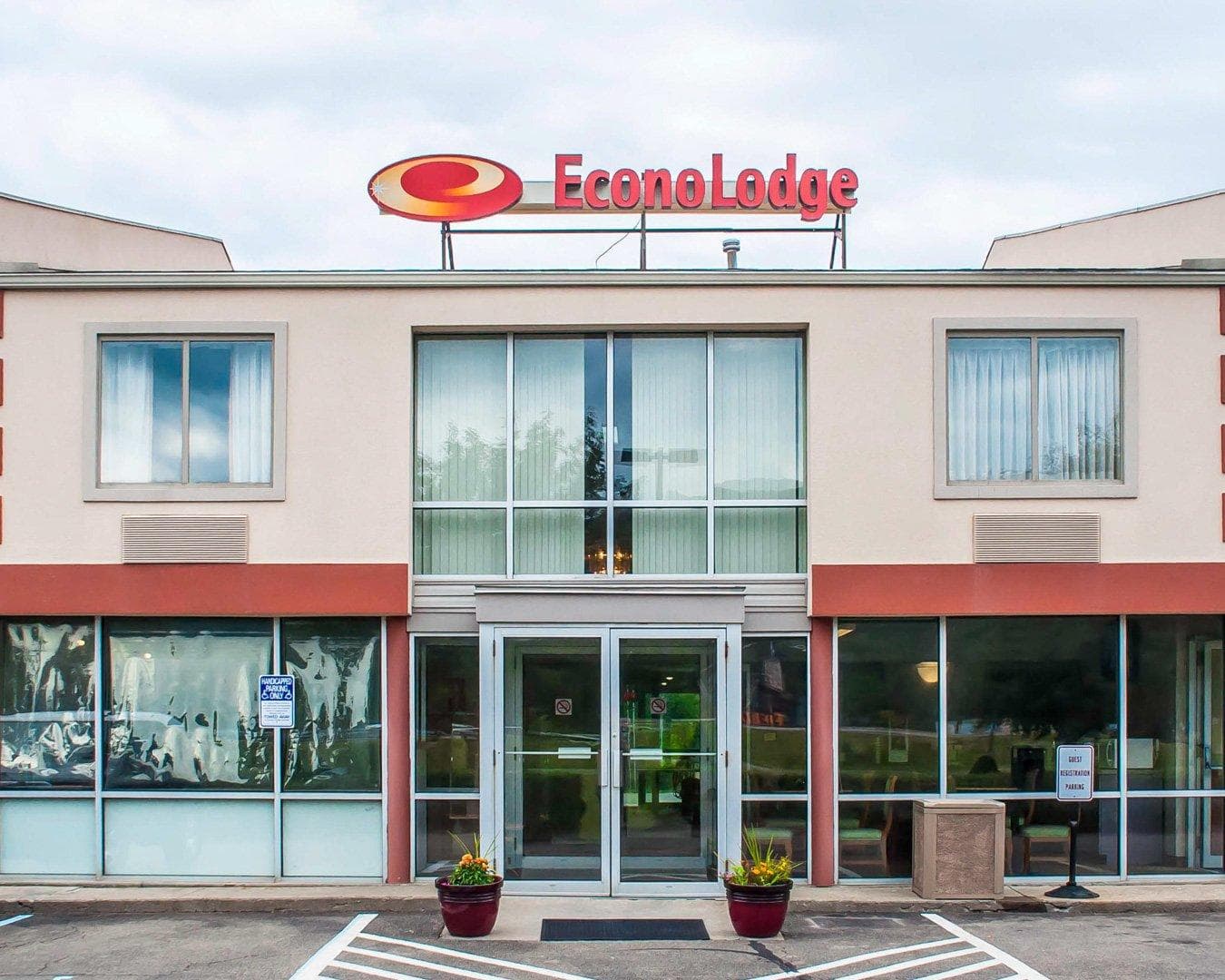 Econo Lodge Elmira-Corning - Image 1