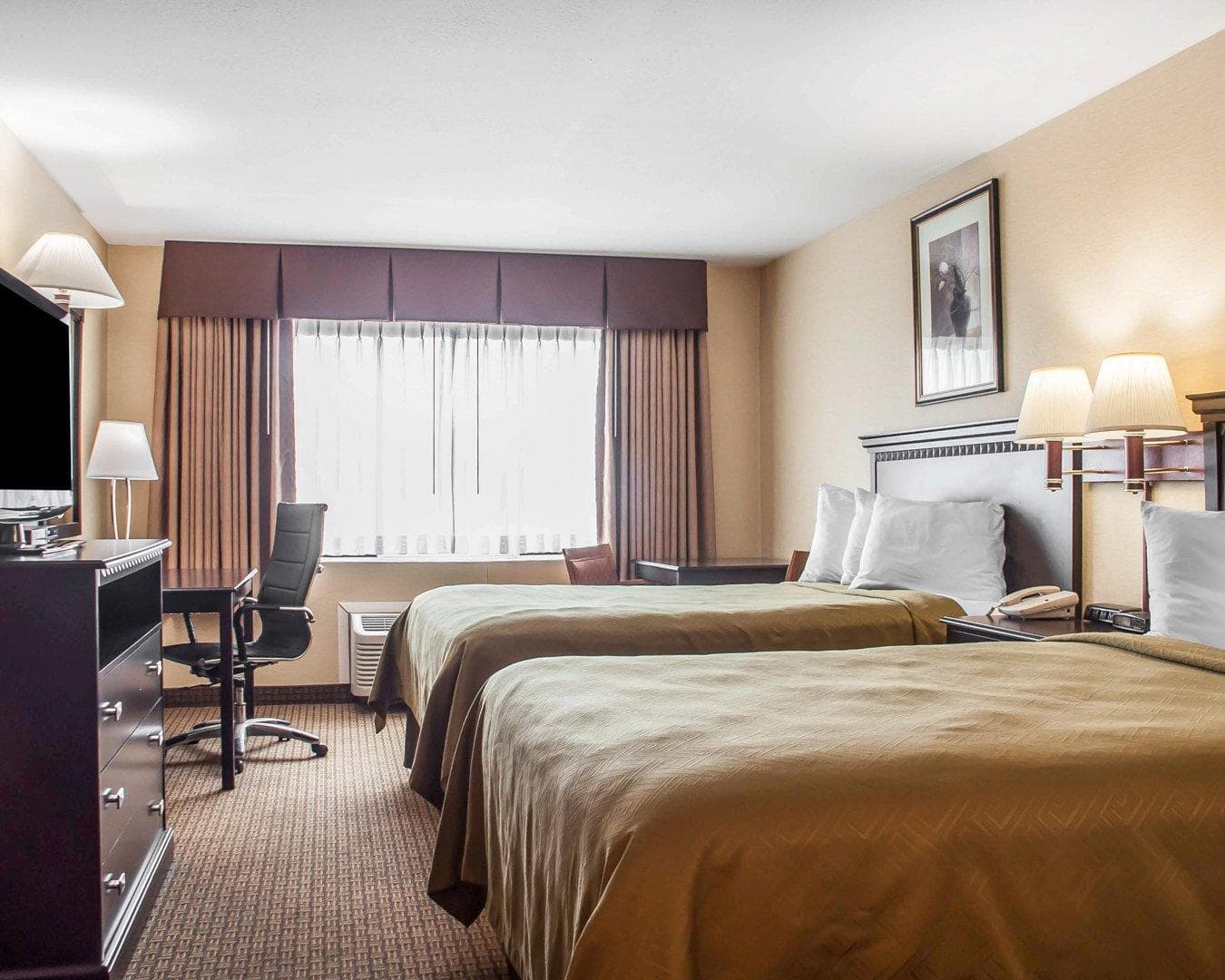 Econo Lodge Elmira-Corning - Image 2
