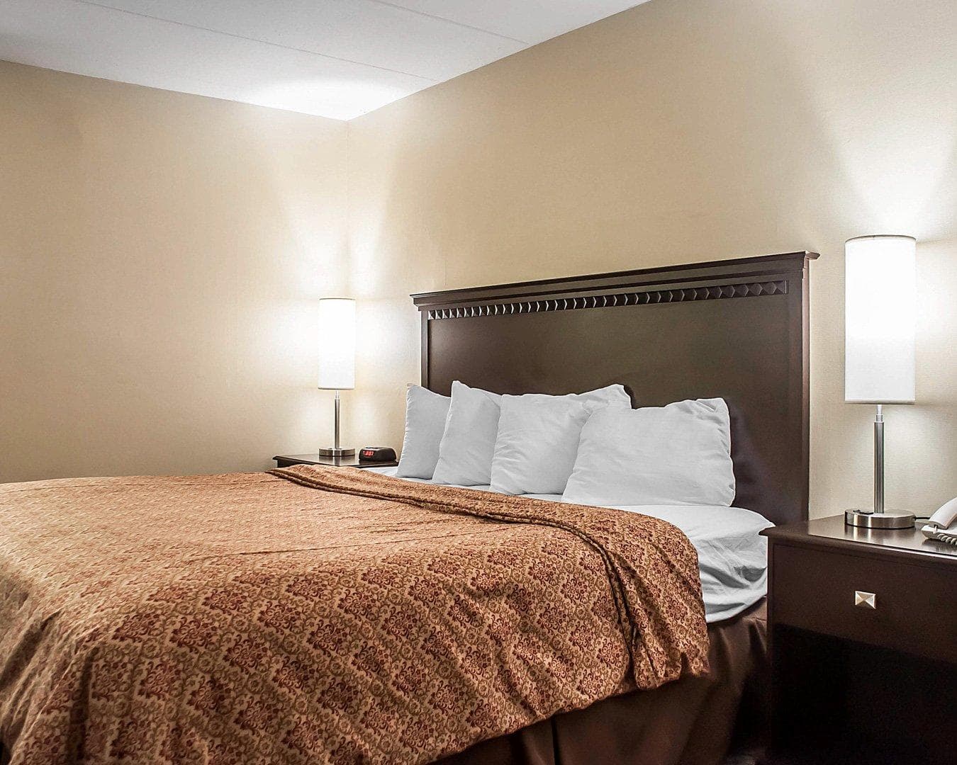 Econo Lodge Elmira-Corning — 14