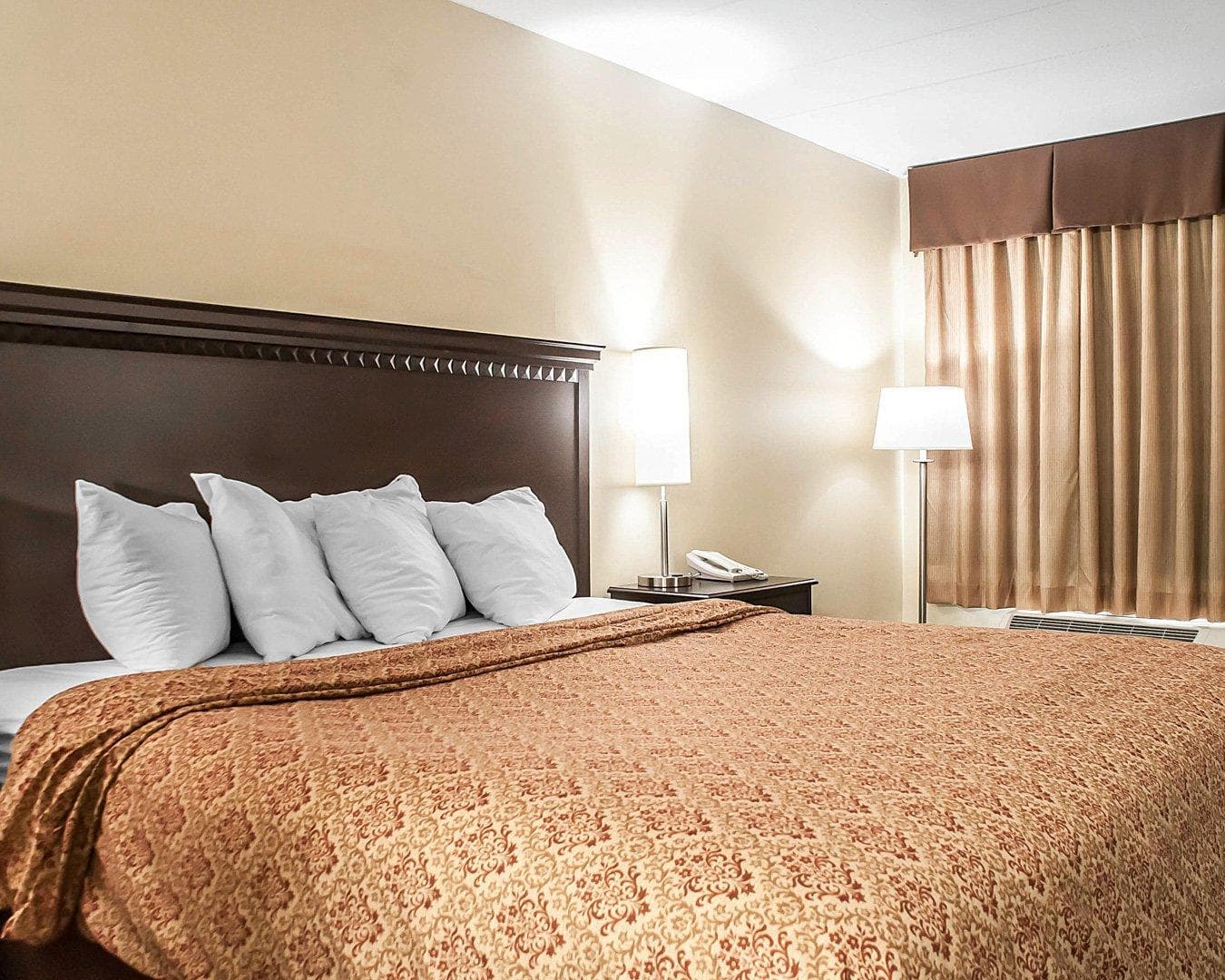 Econo Lodge Elmira-Corning — 17