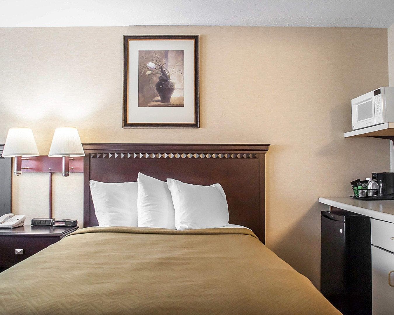 Econo Lodge Elmira-Corning - Image 5