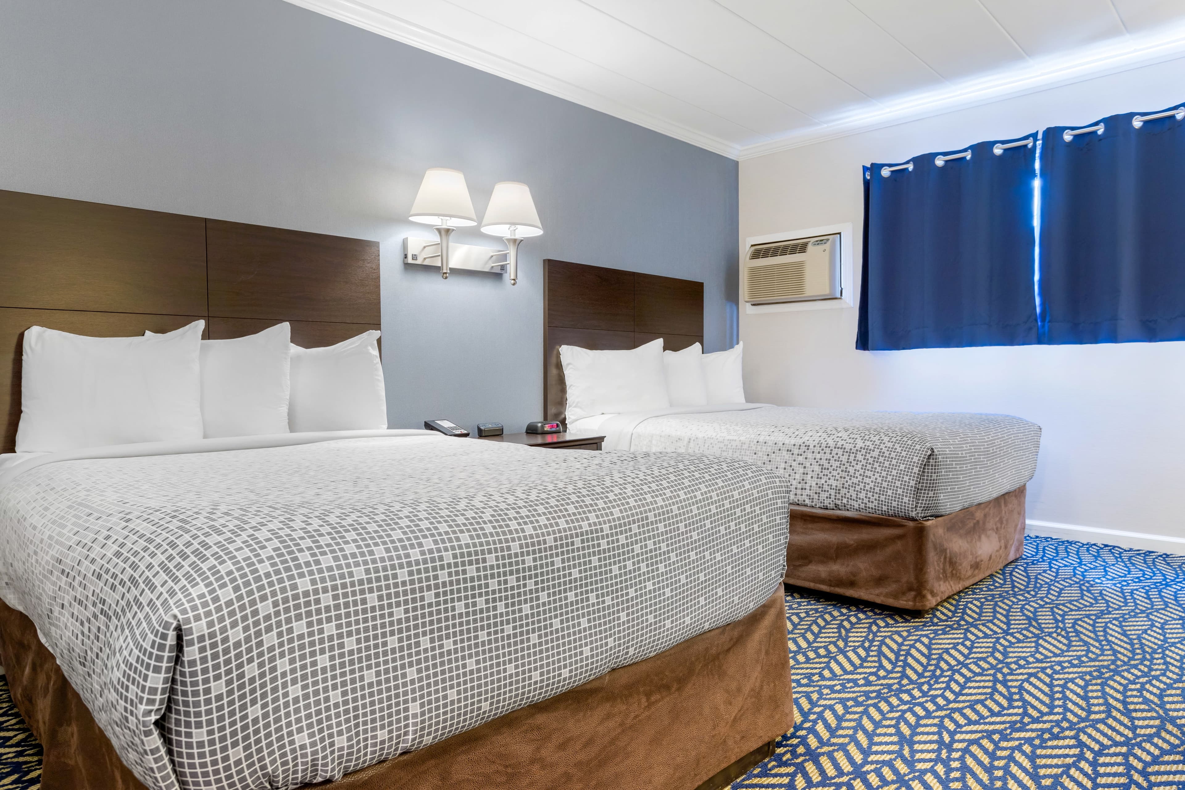 Econo Lodge Hicksville - Long Island — 7