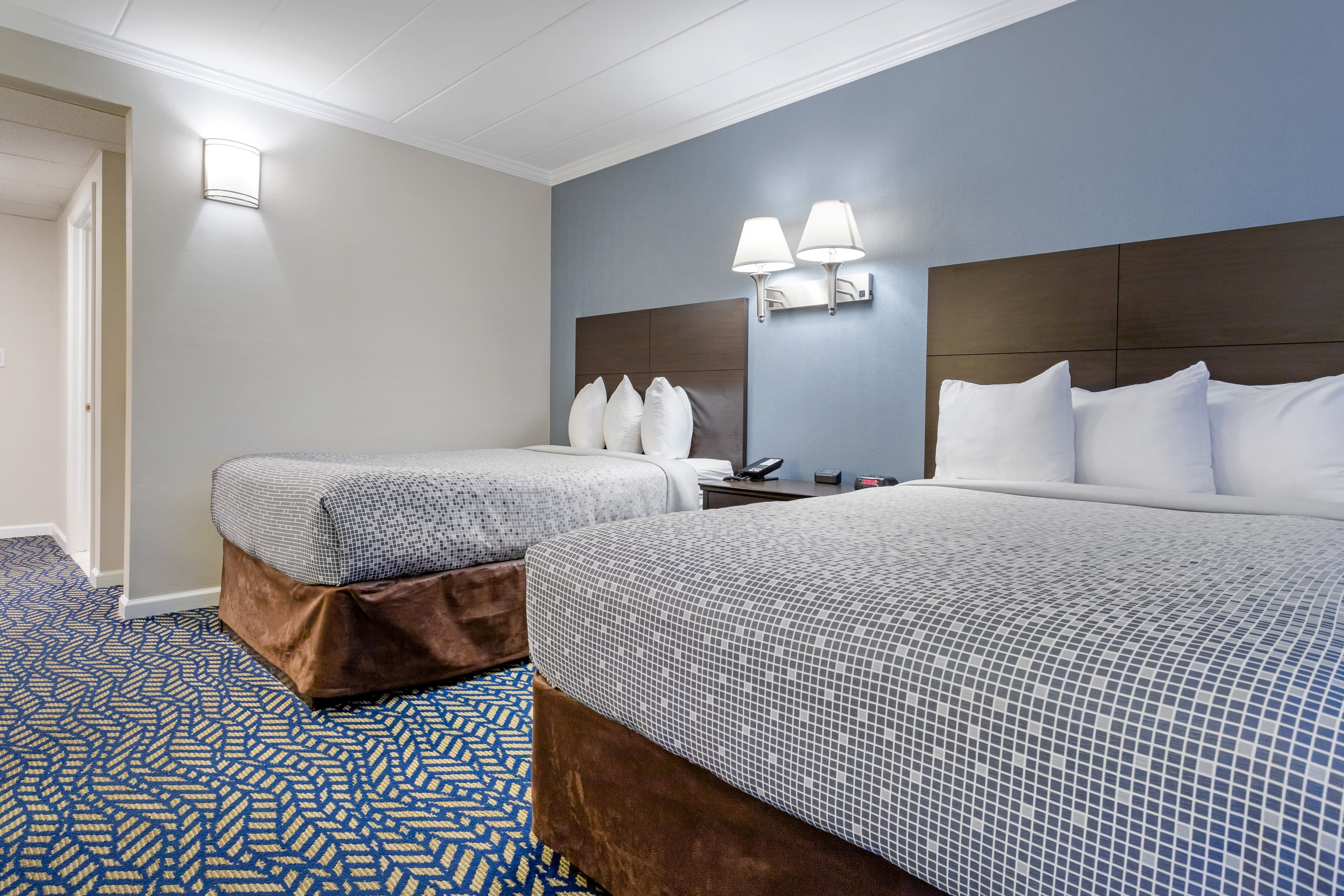 Econo Lodge Hicksville - Long Island — 8