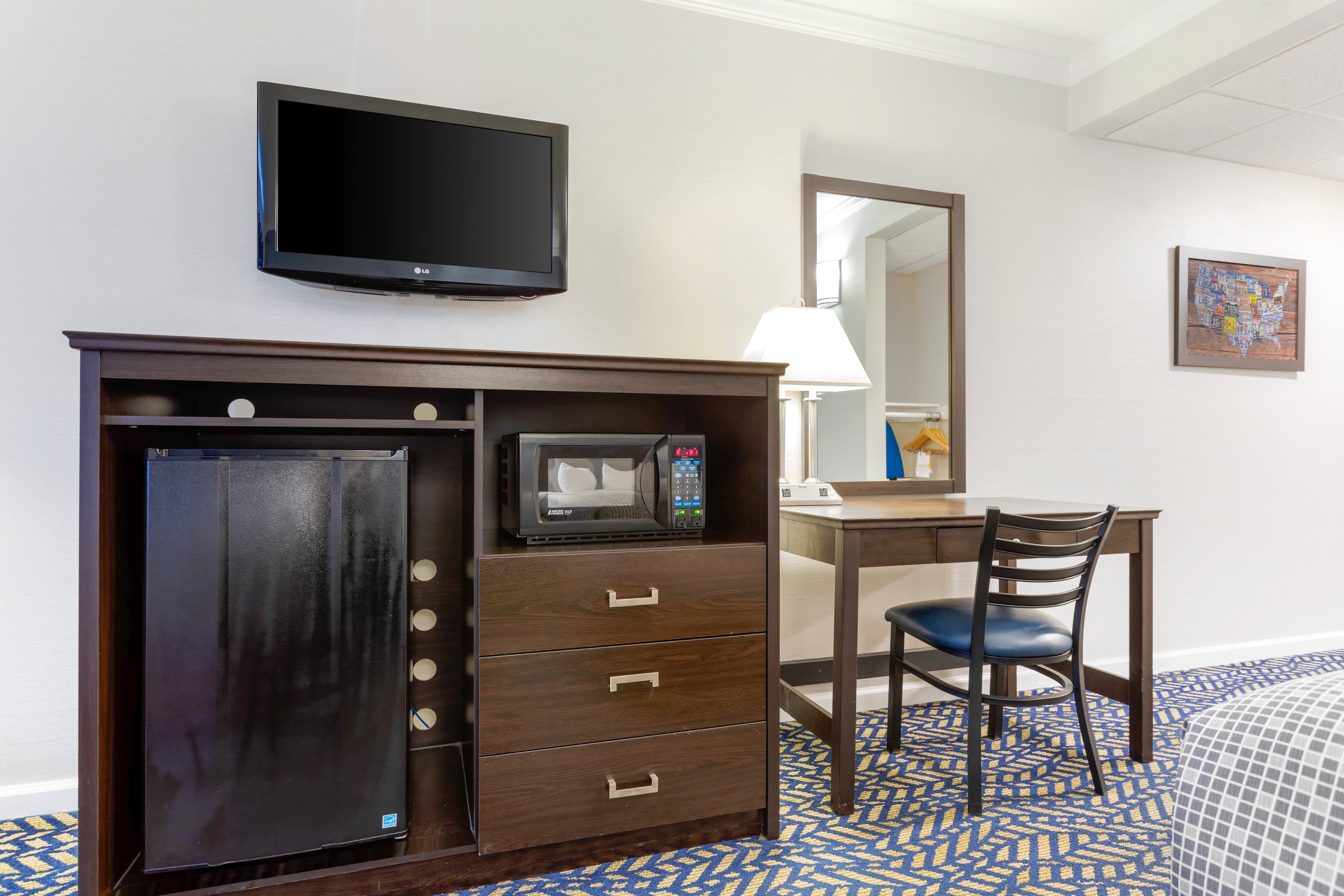 Econo Lodge Hicksville - Long Island — 9