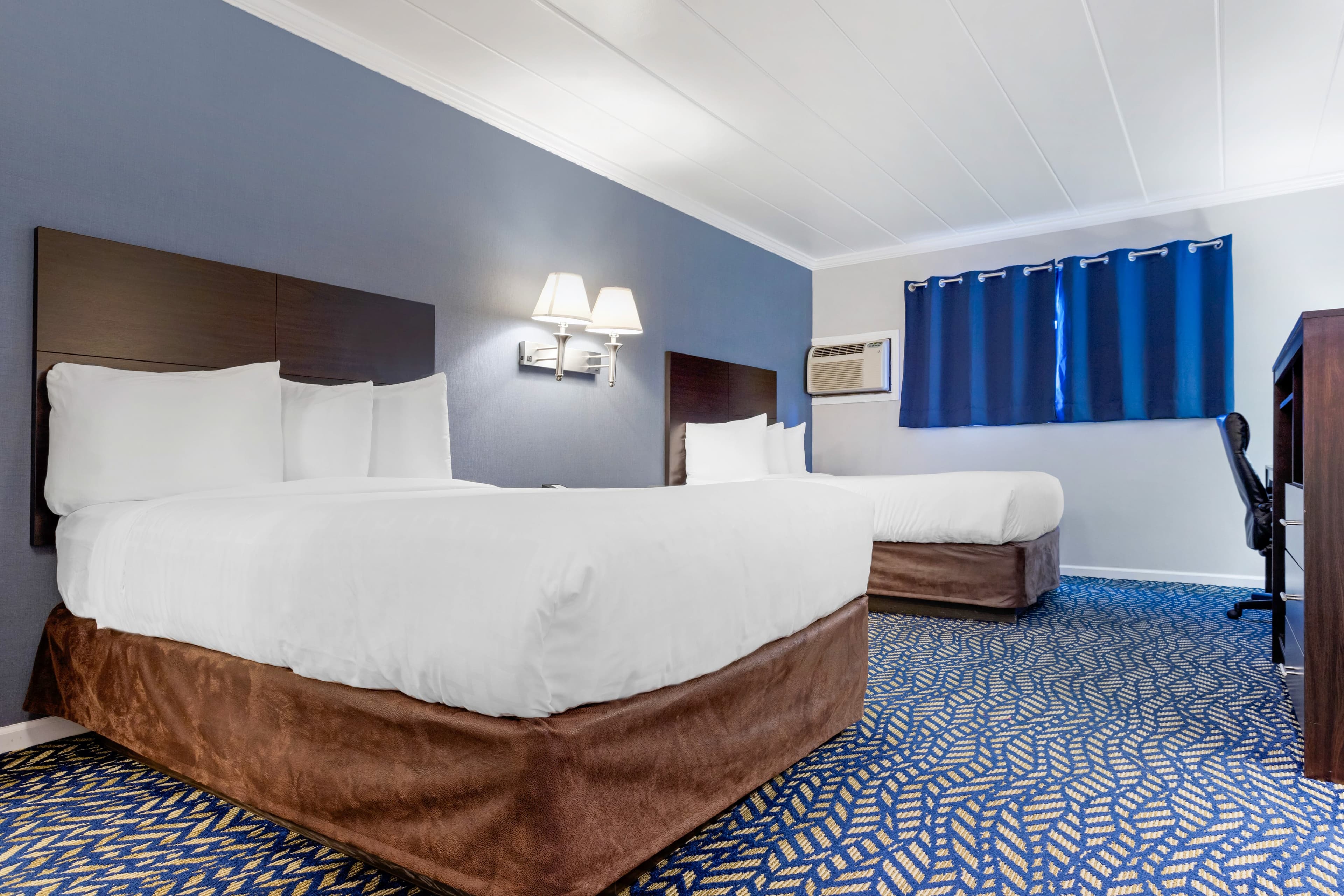 Econo Lodge Hicksville - Long Island — 16