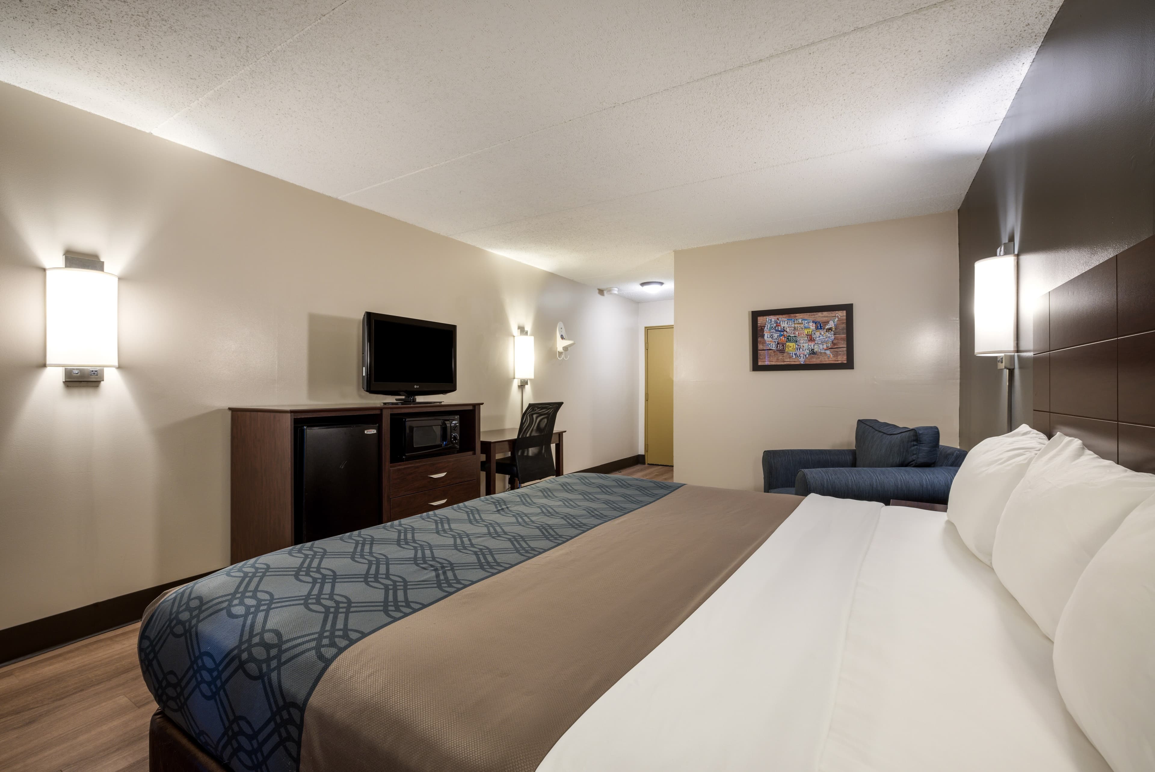 Econo Lodge Darien Lakes — 19