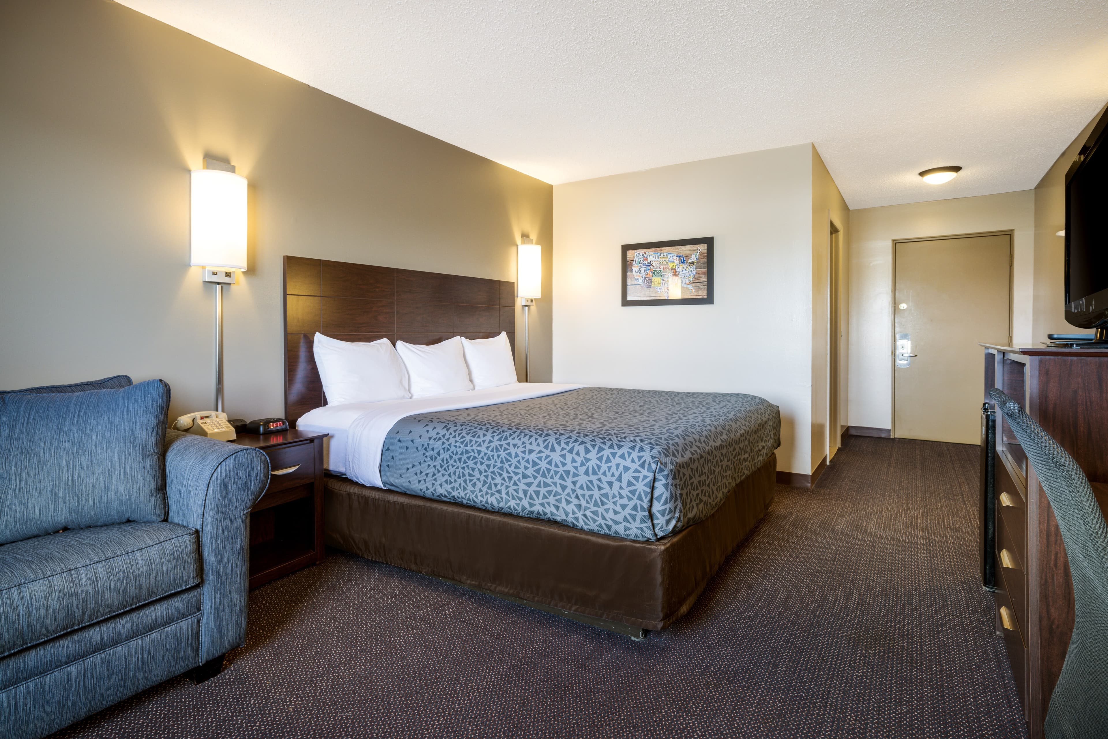Econo Lodge Darien Lakes — 30