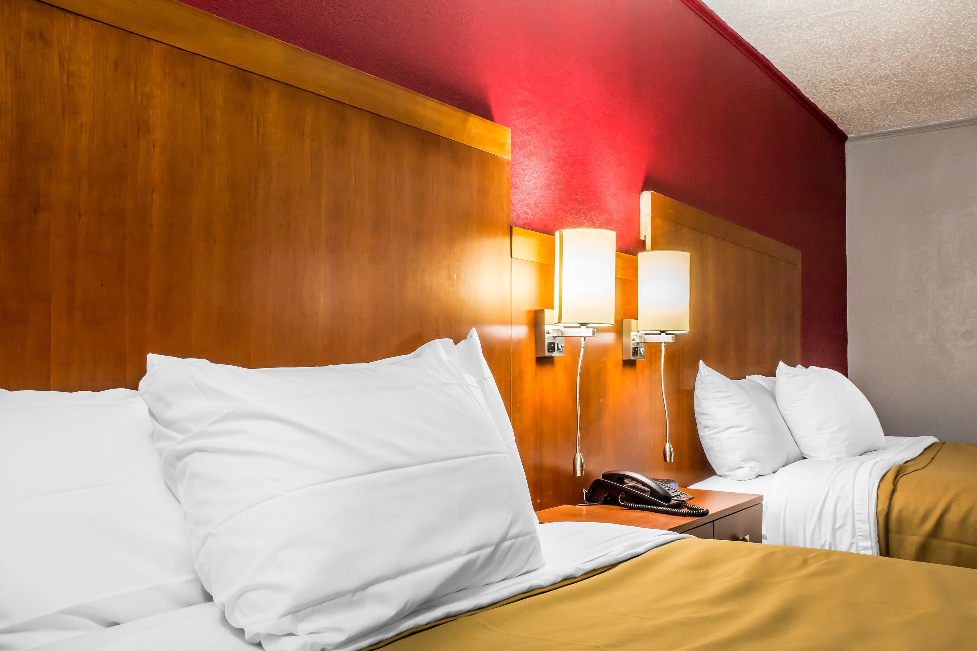 Econo Lodge Brockport — 26