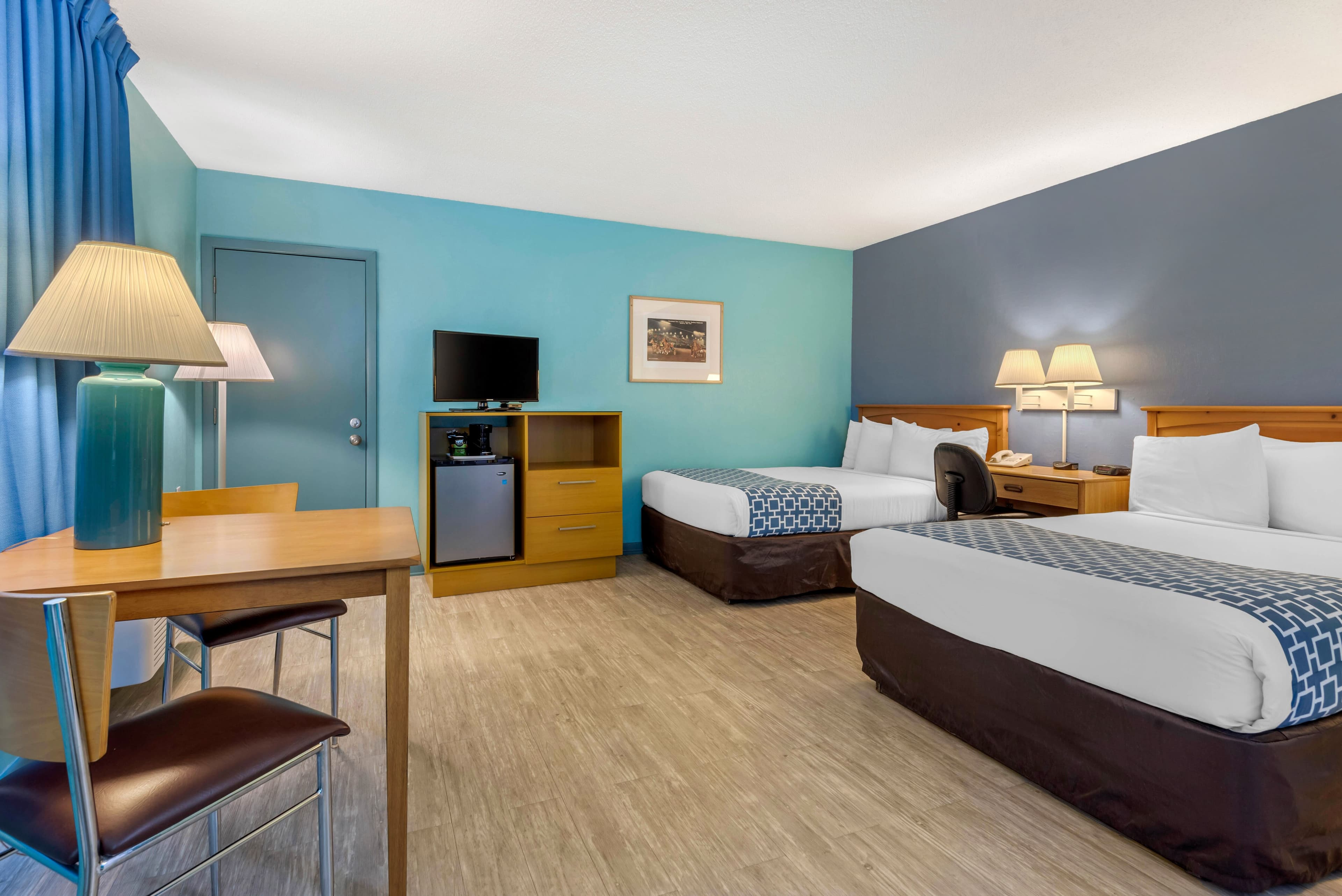 Econo Lodge Buffalo South — 16