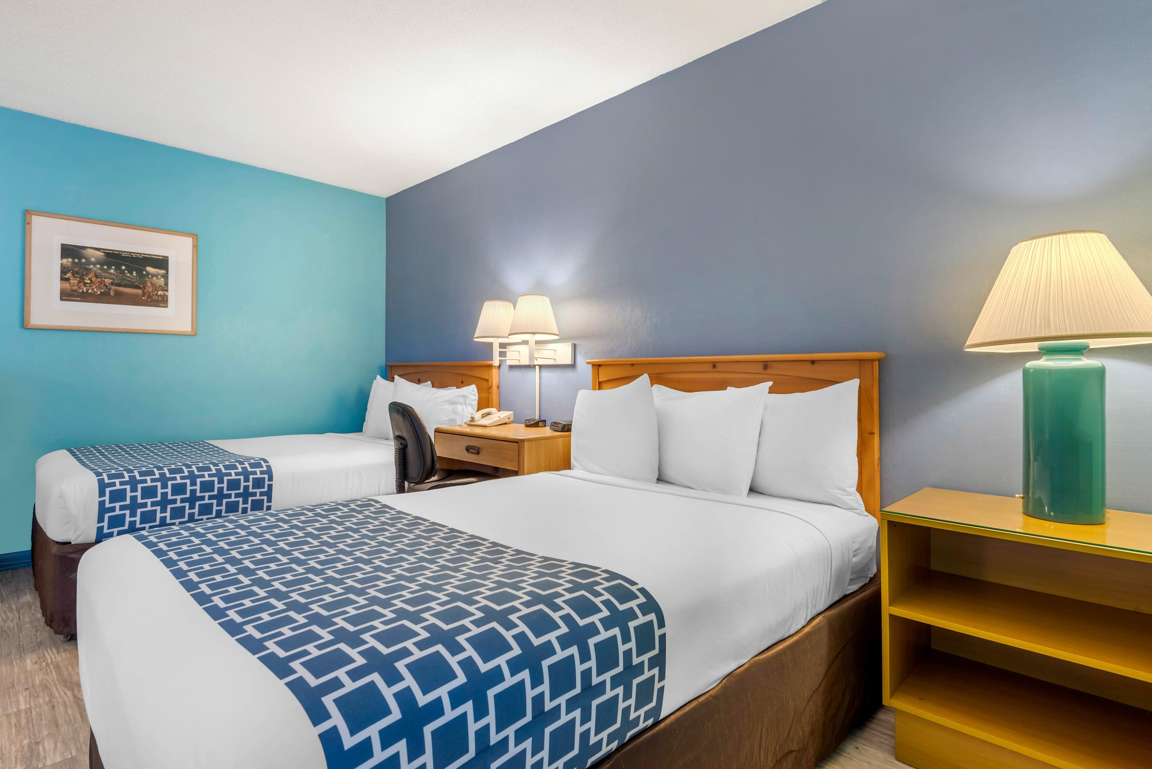 Econo Lodge Buffalo South — 18