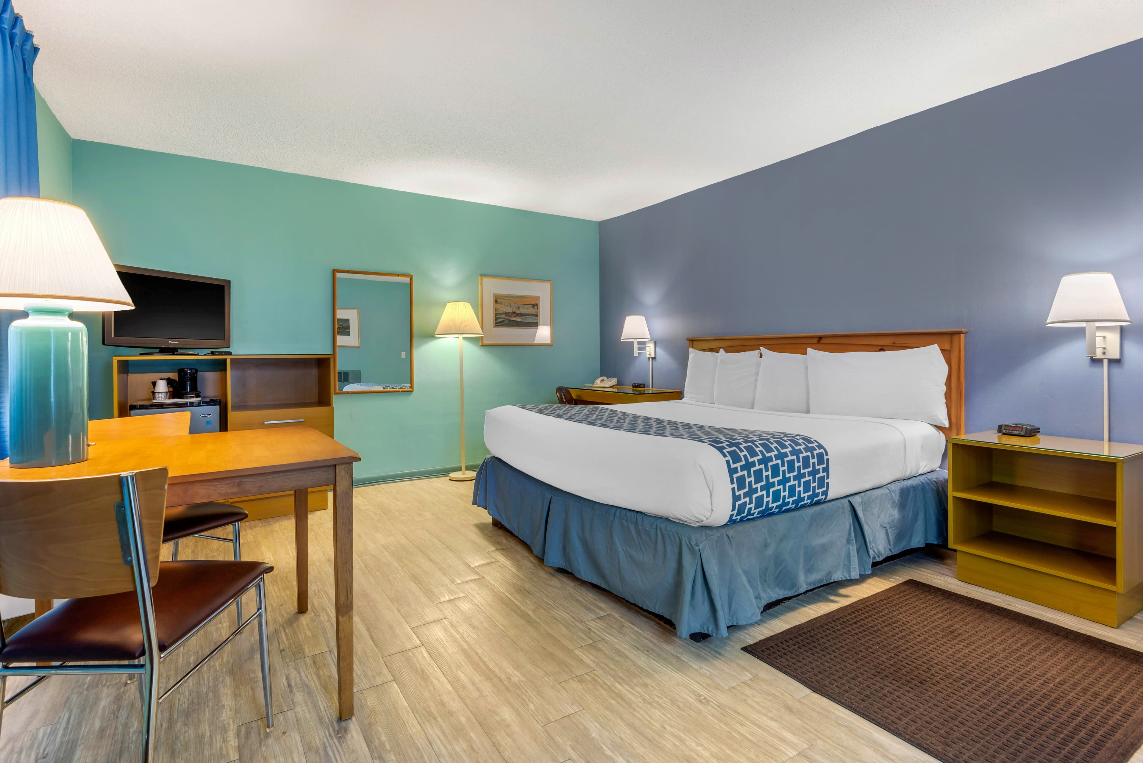 Econo Lodge Buffalo South — 21