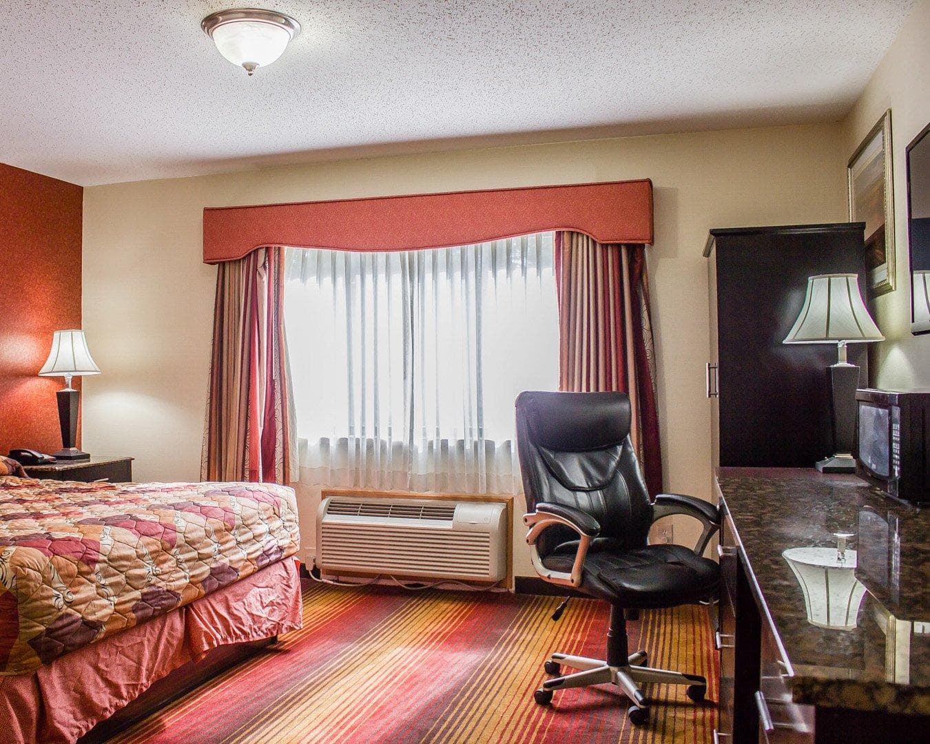 Rodeway Inn MacArthur Airport — 21