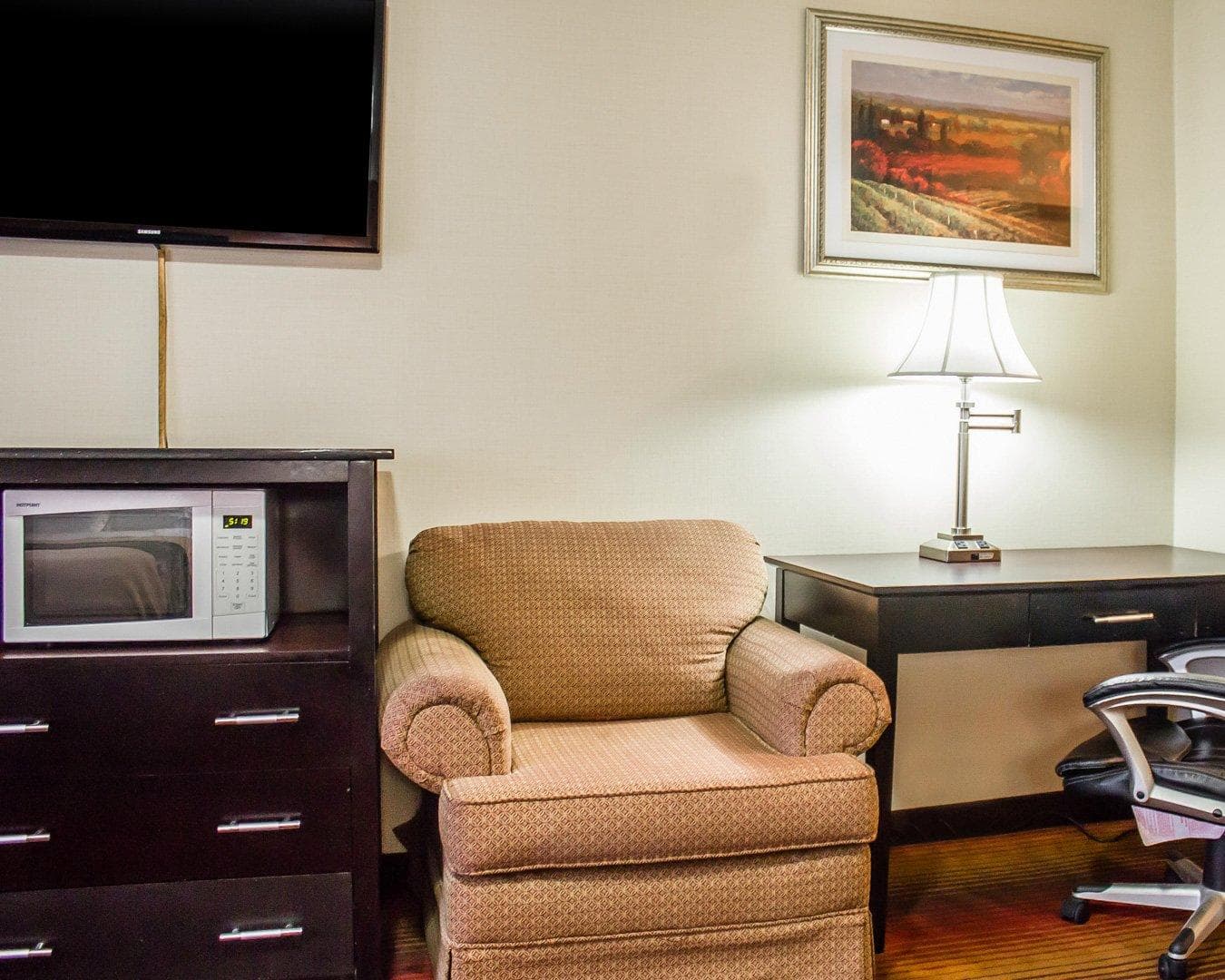 Rodeway Inn MacArthur Airport — 12