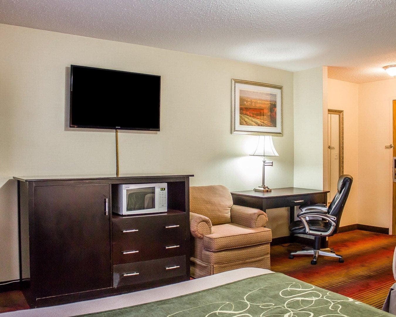 Rodeway Inn MacArthur Airport — 13