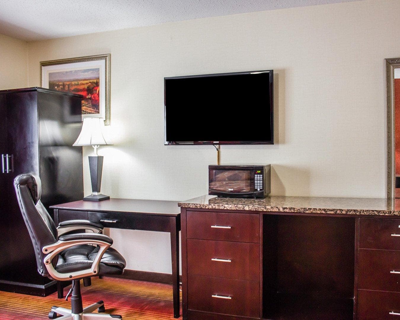 Rodeway Inn MacArthur Airport — 20