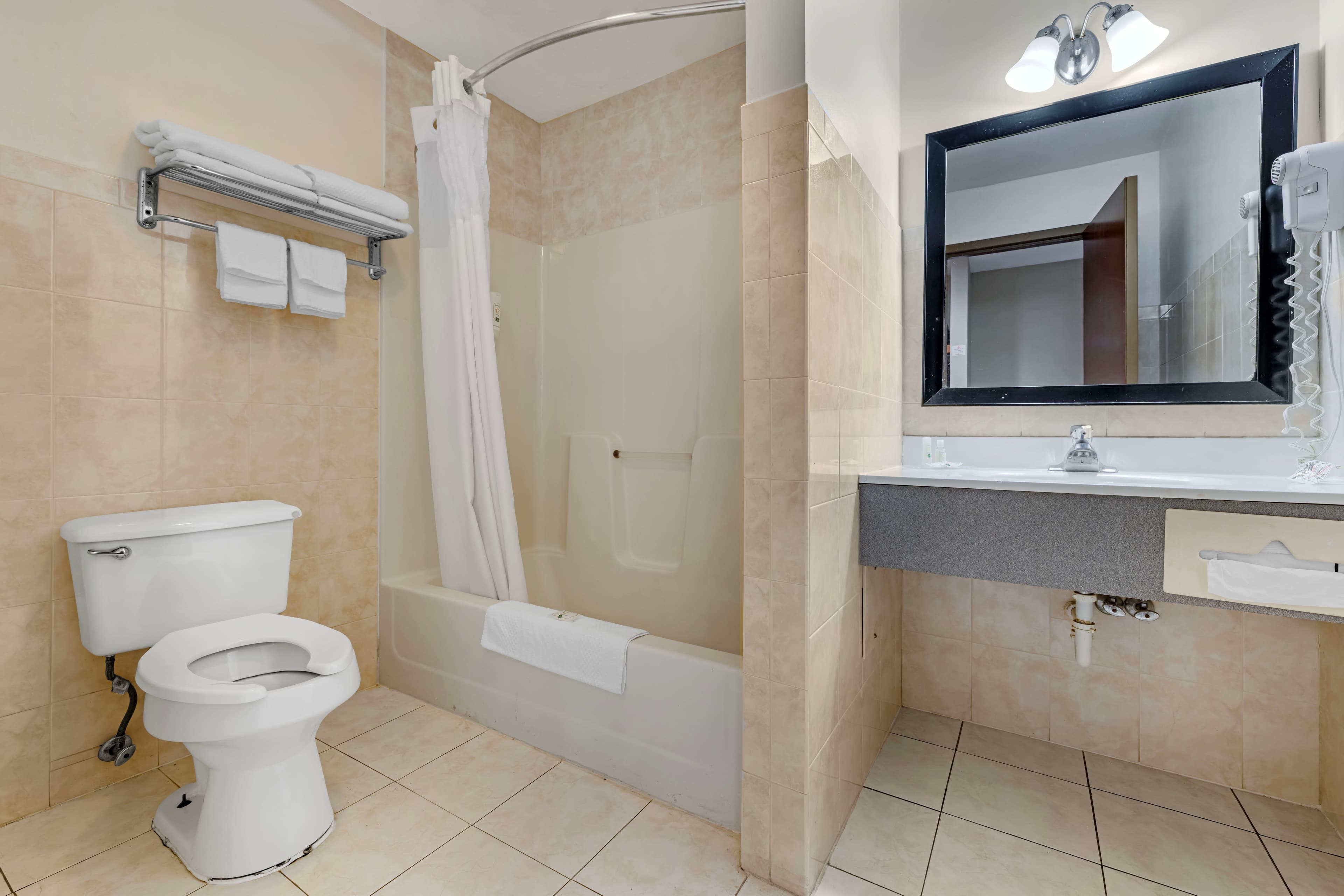 Quality Inn - Niagara Falls Blvd — 5
