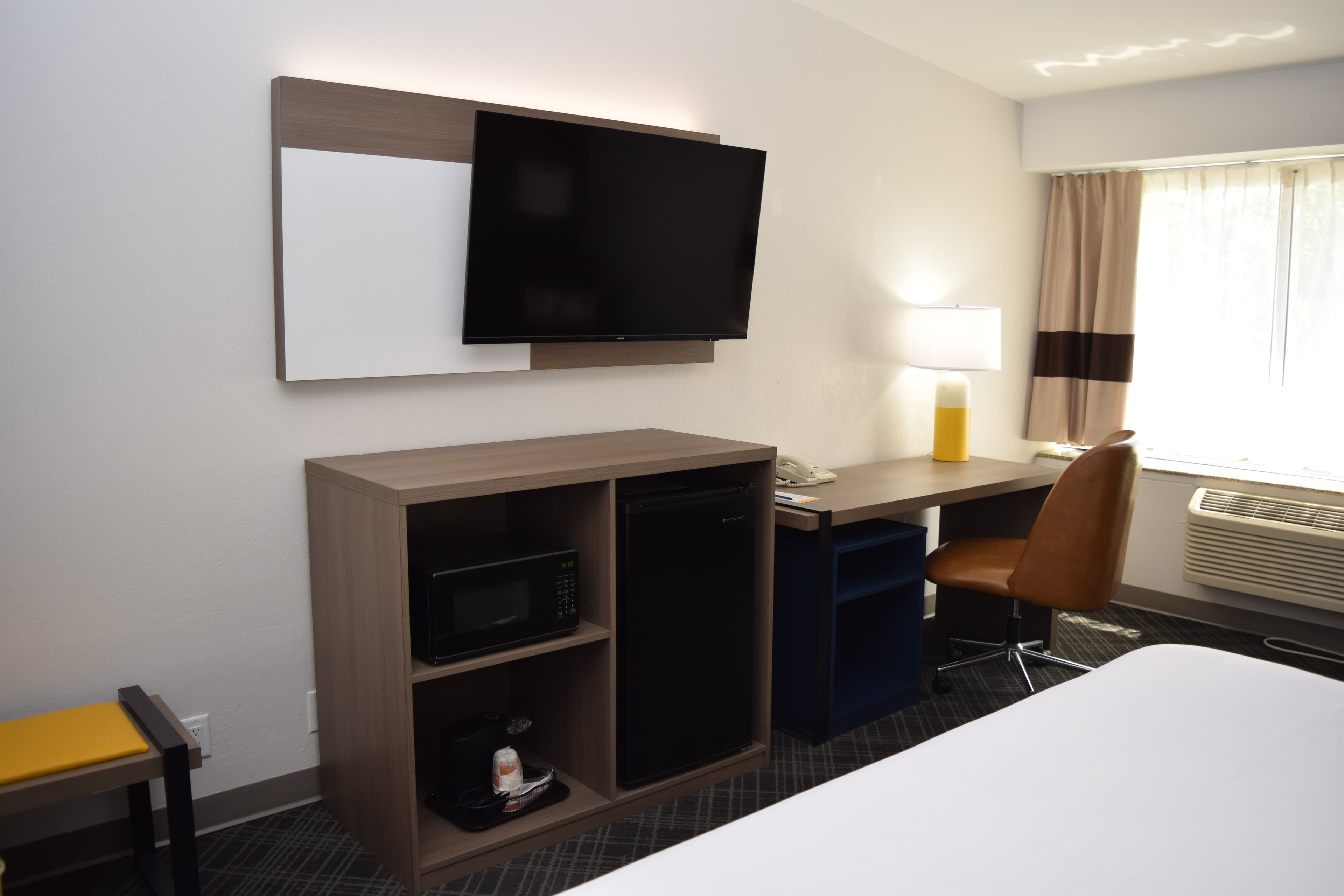 Comfort Inn & Suites Syracuse-Carrier Circle — 17