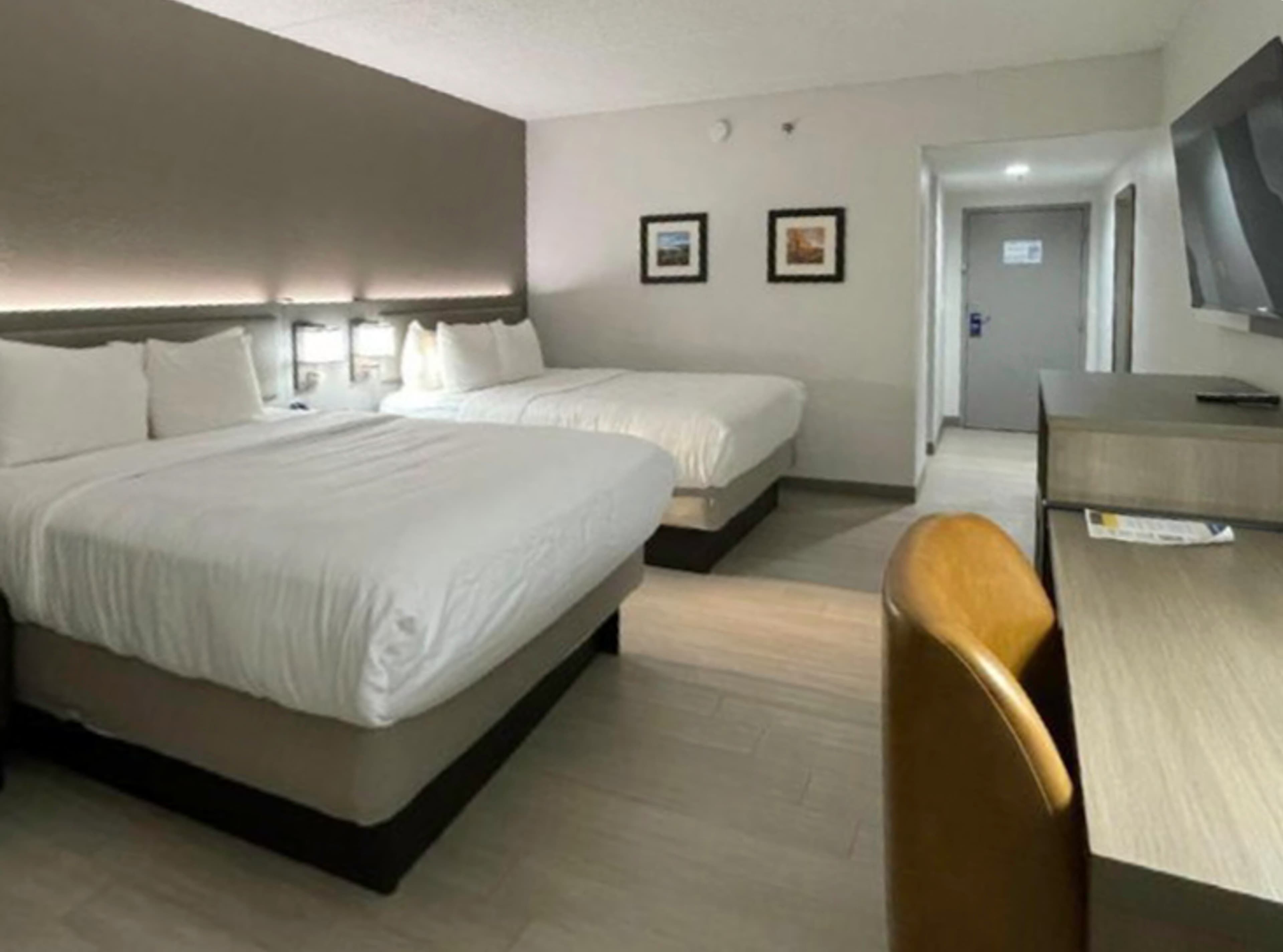Comfort Inn & Suites Syracuse-Carrier Circle — 32