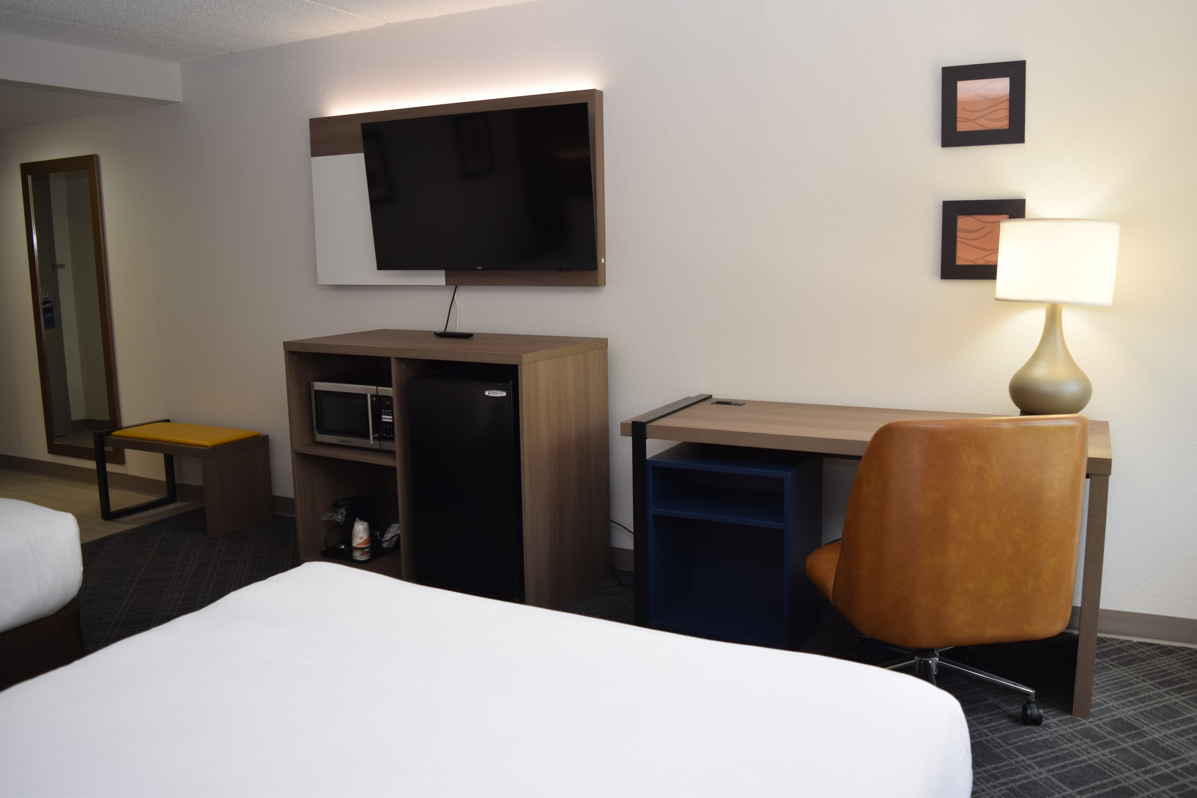 Comfort Inn & Suites Syracuse-Carrier Circle — 7