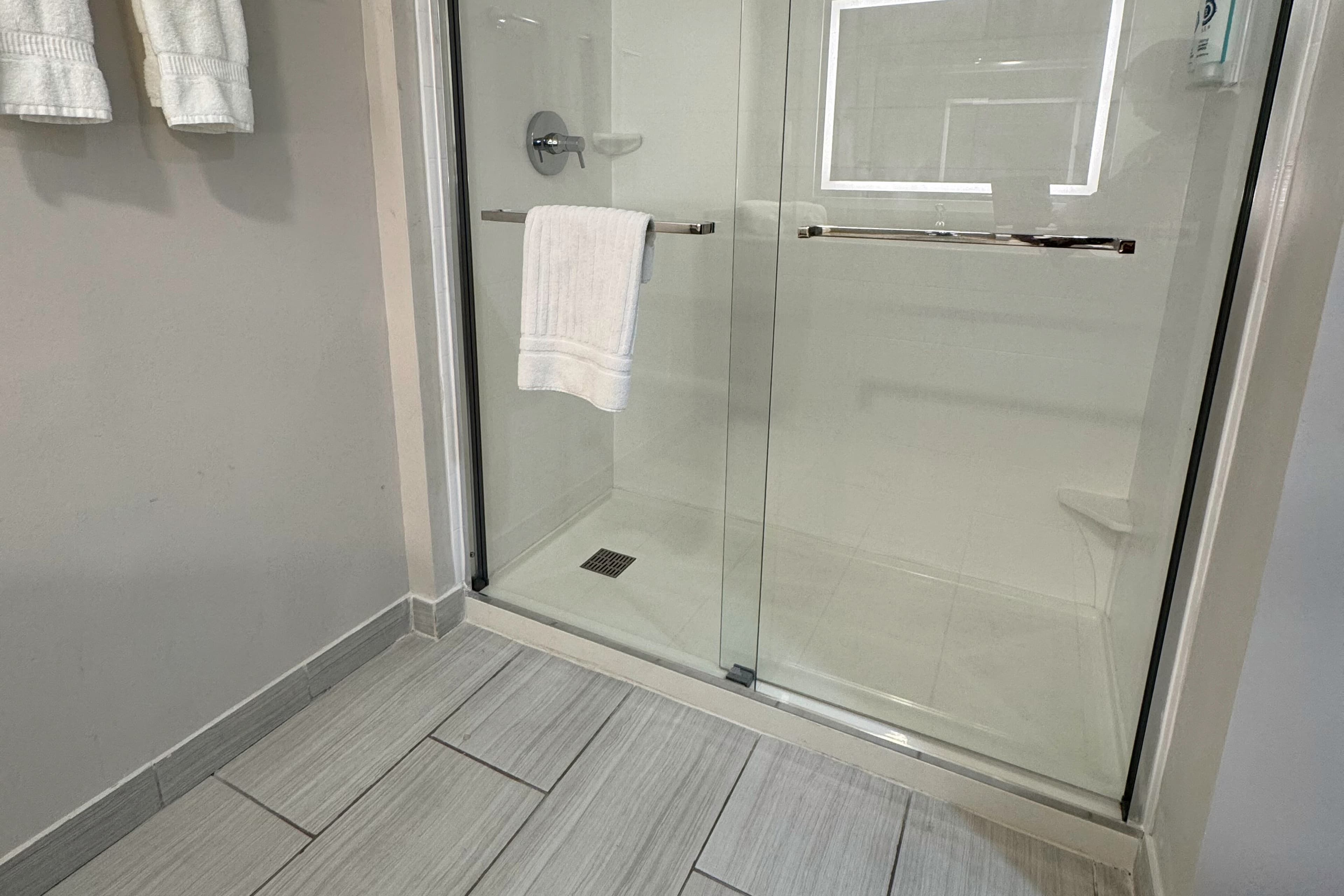 Comfort Inn & Suites Syracuse-Carrier Circle — 10